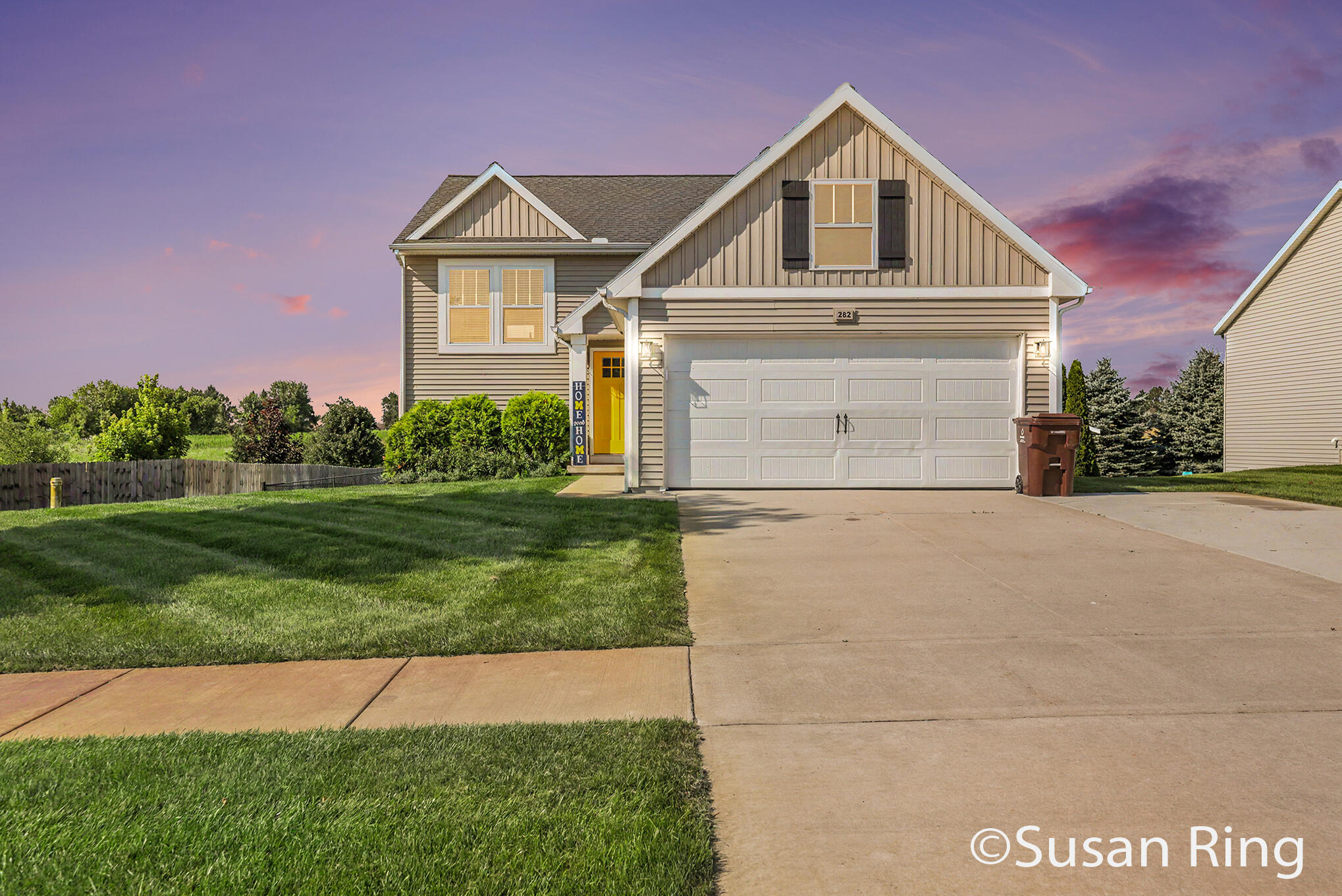 282 Vansen Drive Property Photo 1