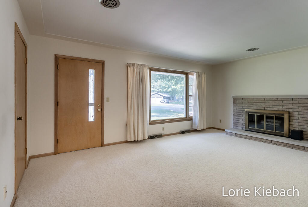 18452 168th Avenue Property Photo 5