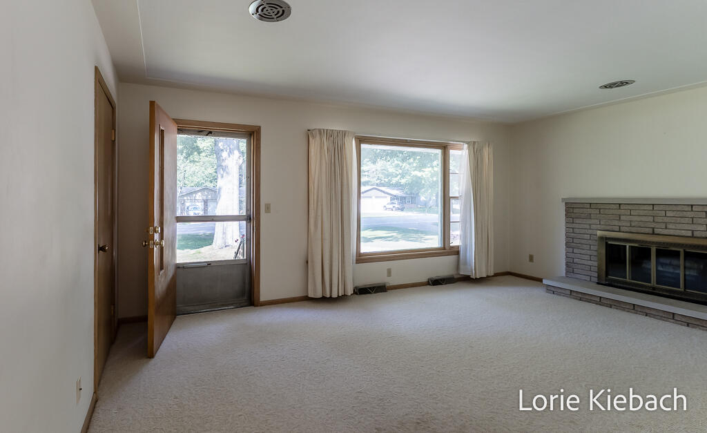 18452 168th Avenue Property Photo 6
