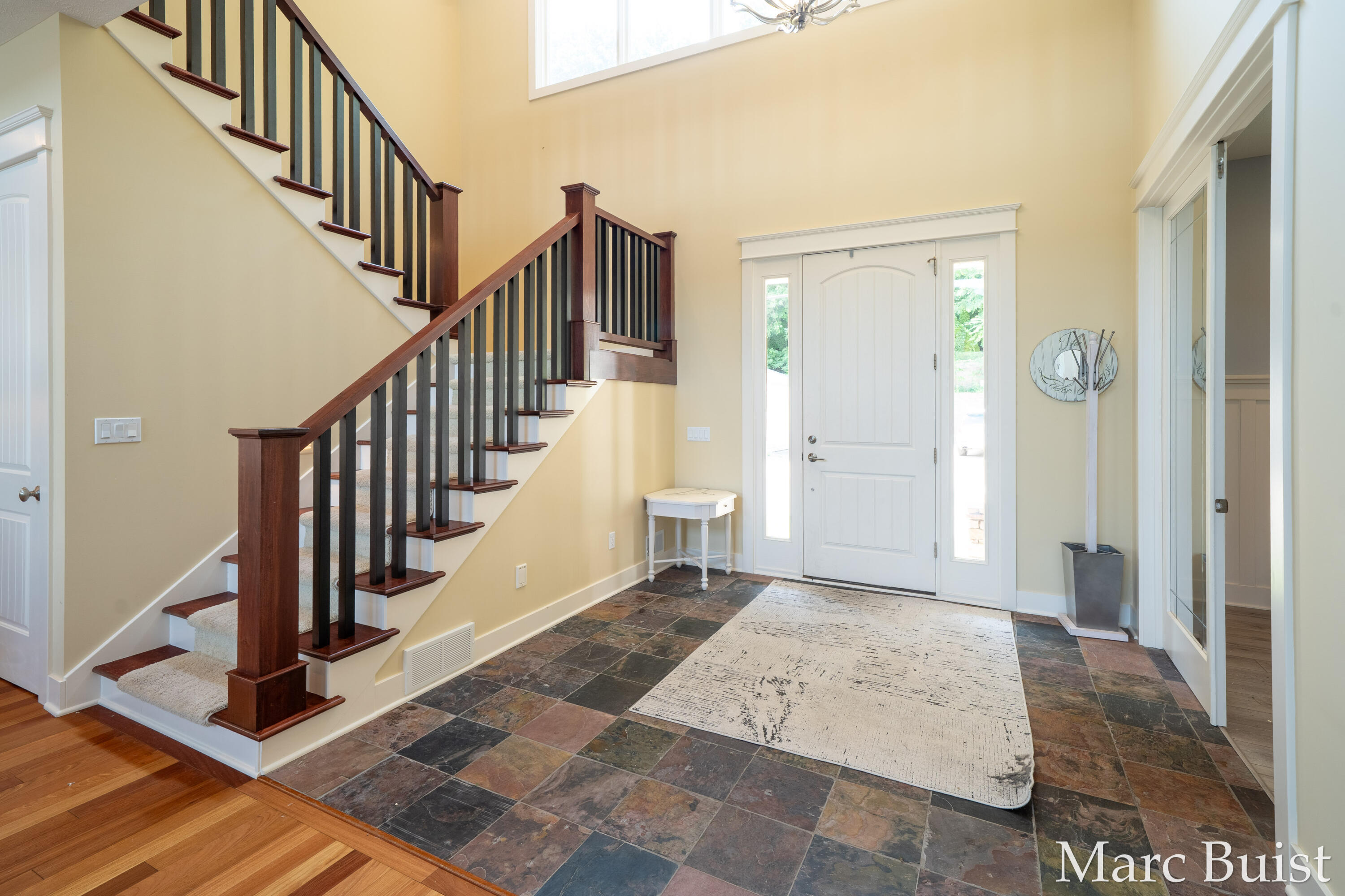 421 N Lake Drive Property Photo 8
