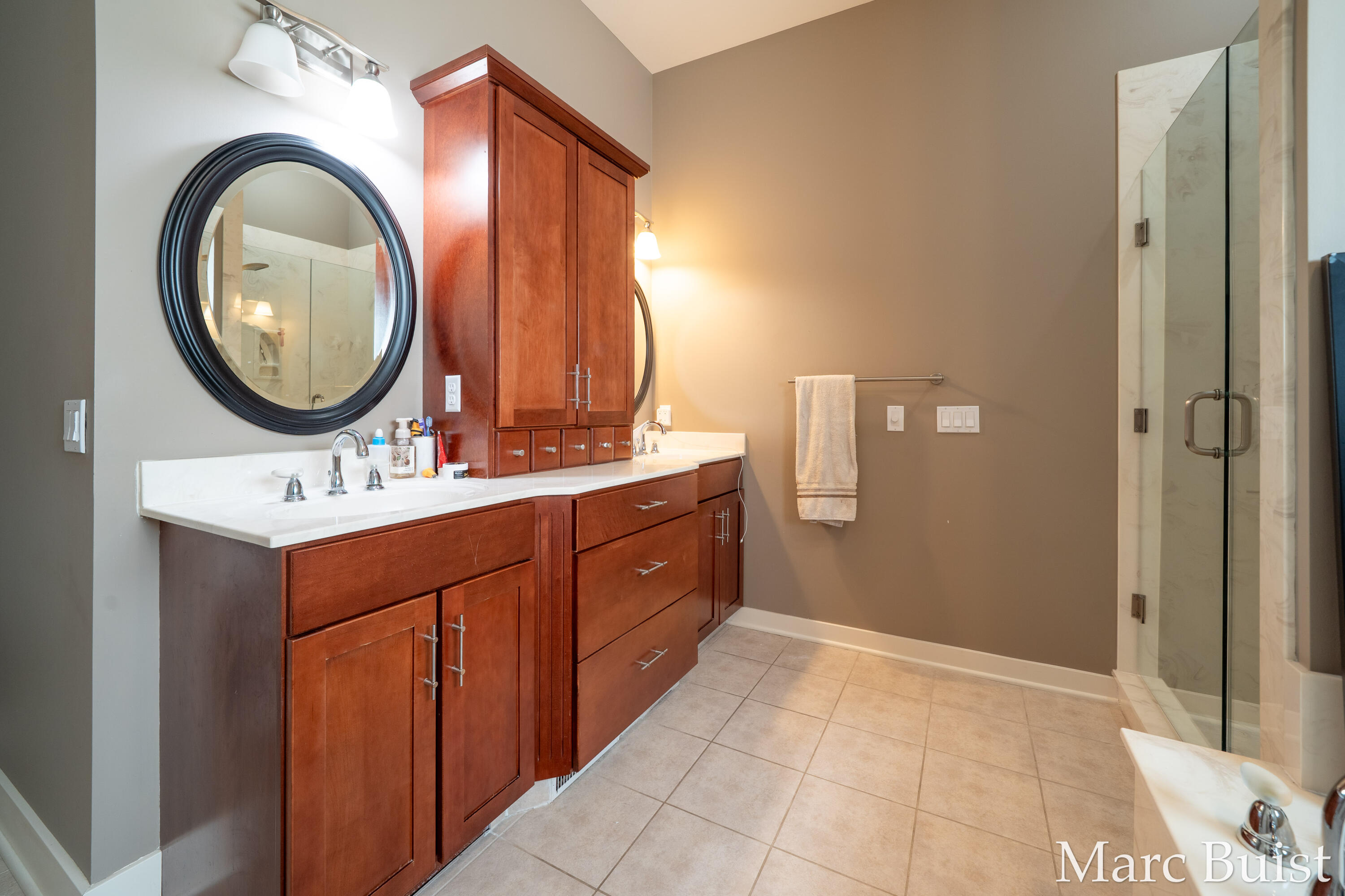 421 N Lake Drive Property Photo 25
