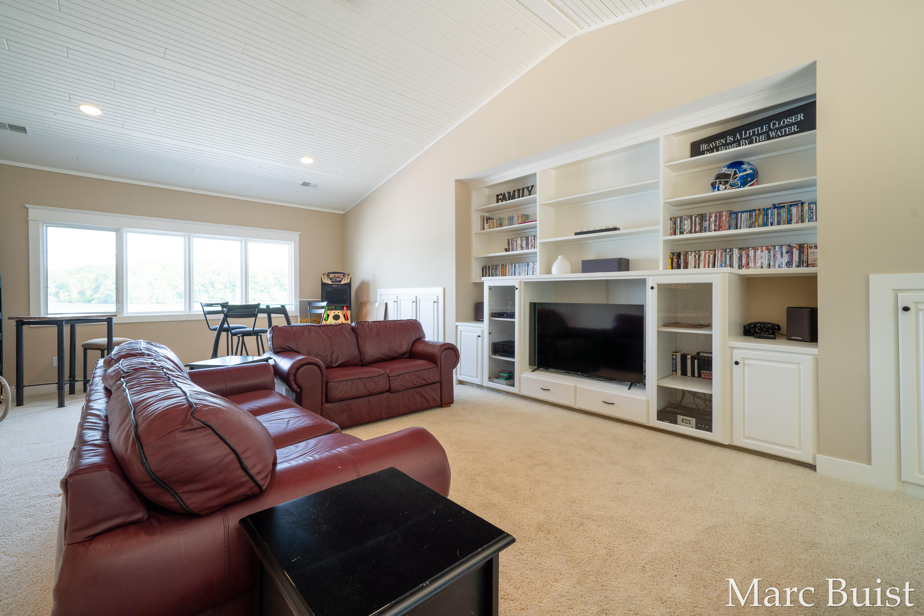 421 N Lake Drive Property Photo 29