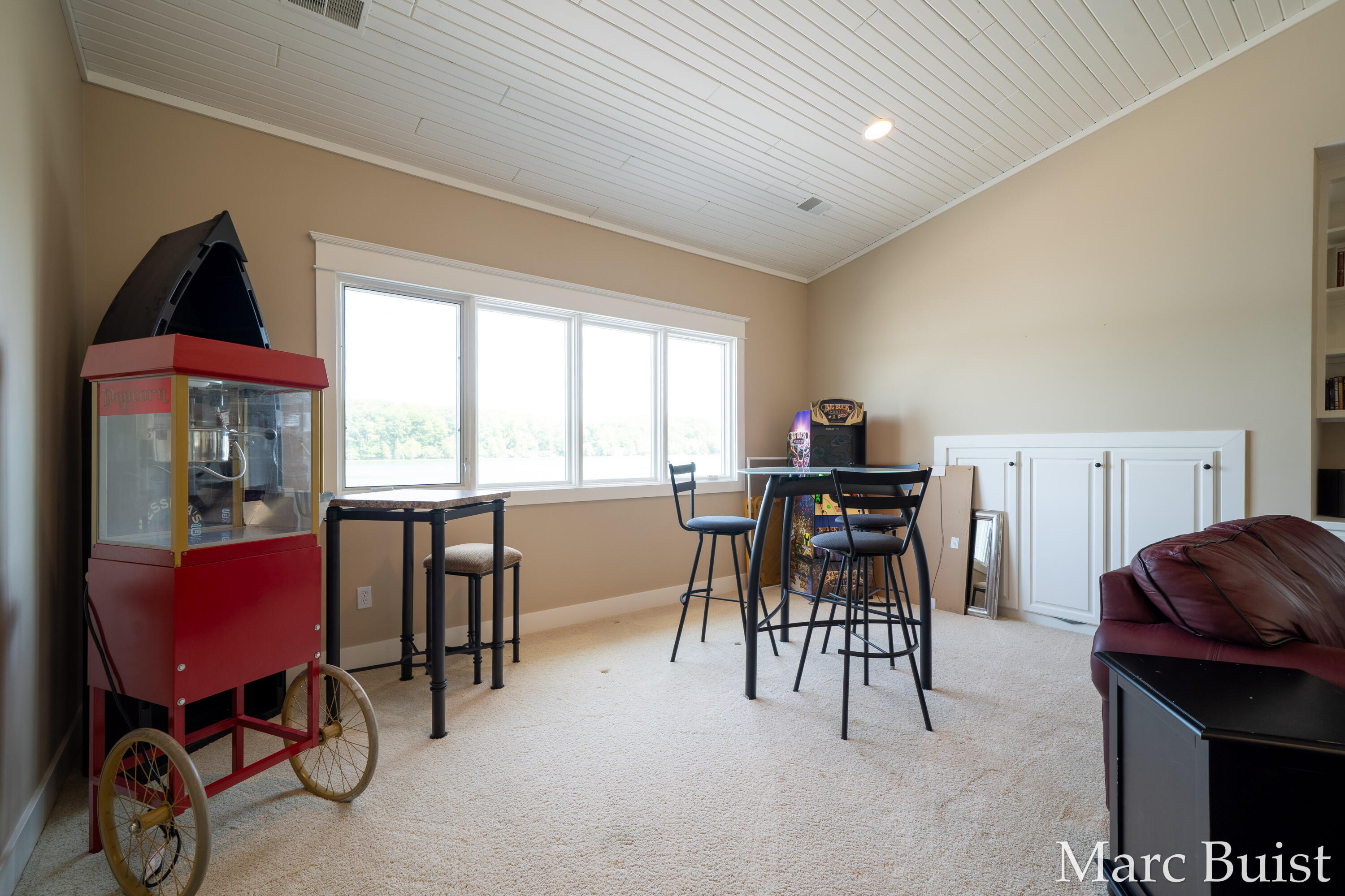421 N Lake Drive Property Photo 32