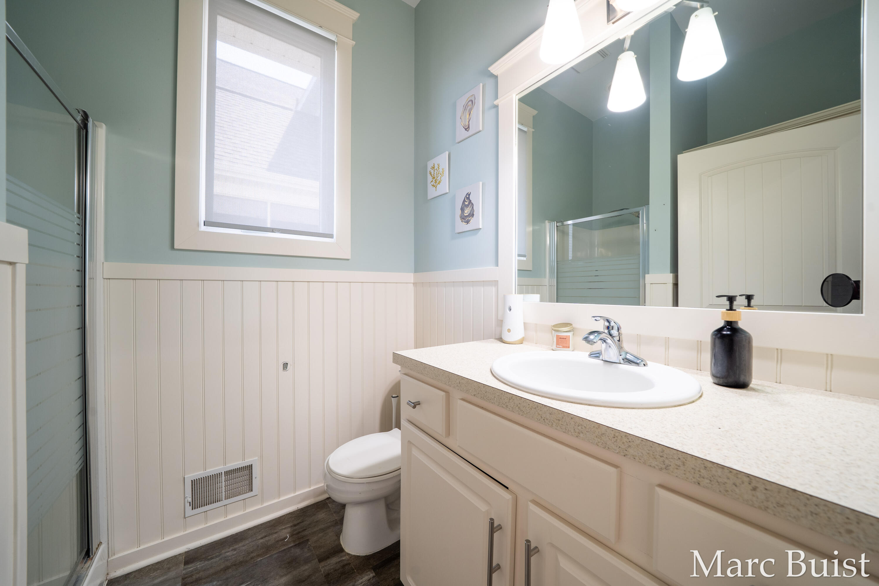 421 N Lake Drive Property Photo 41