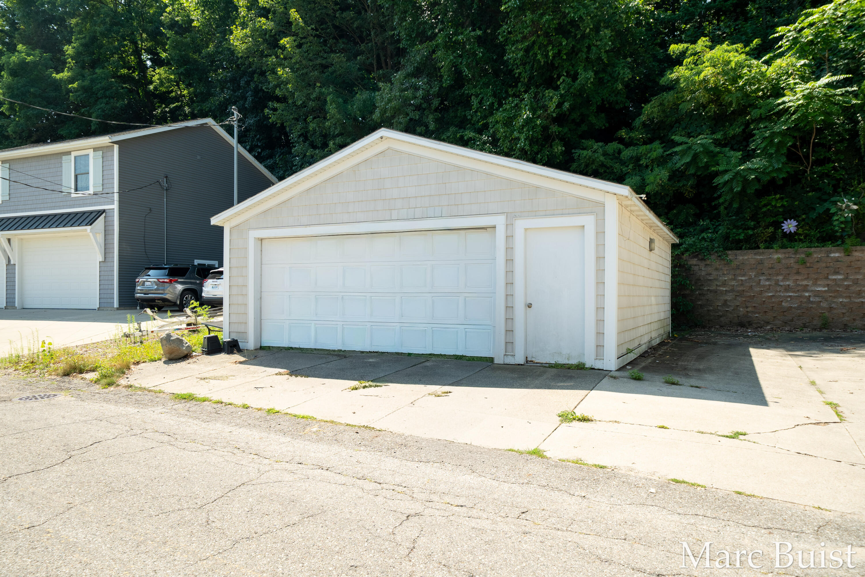 421 N Lake Drive Property Photo 48