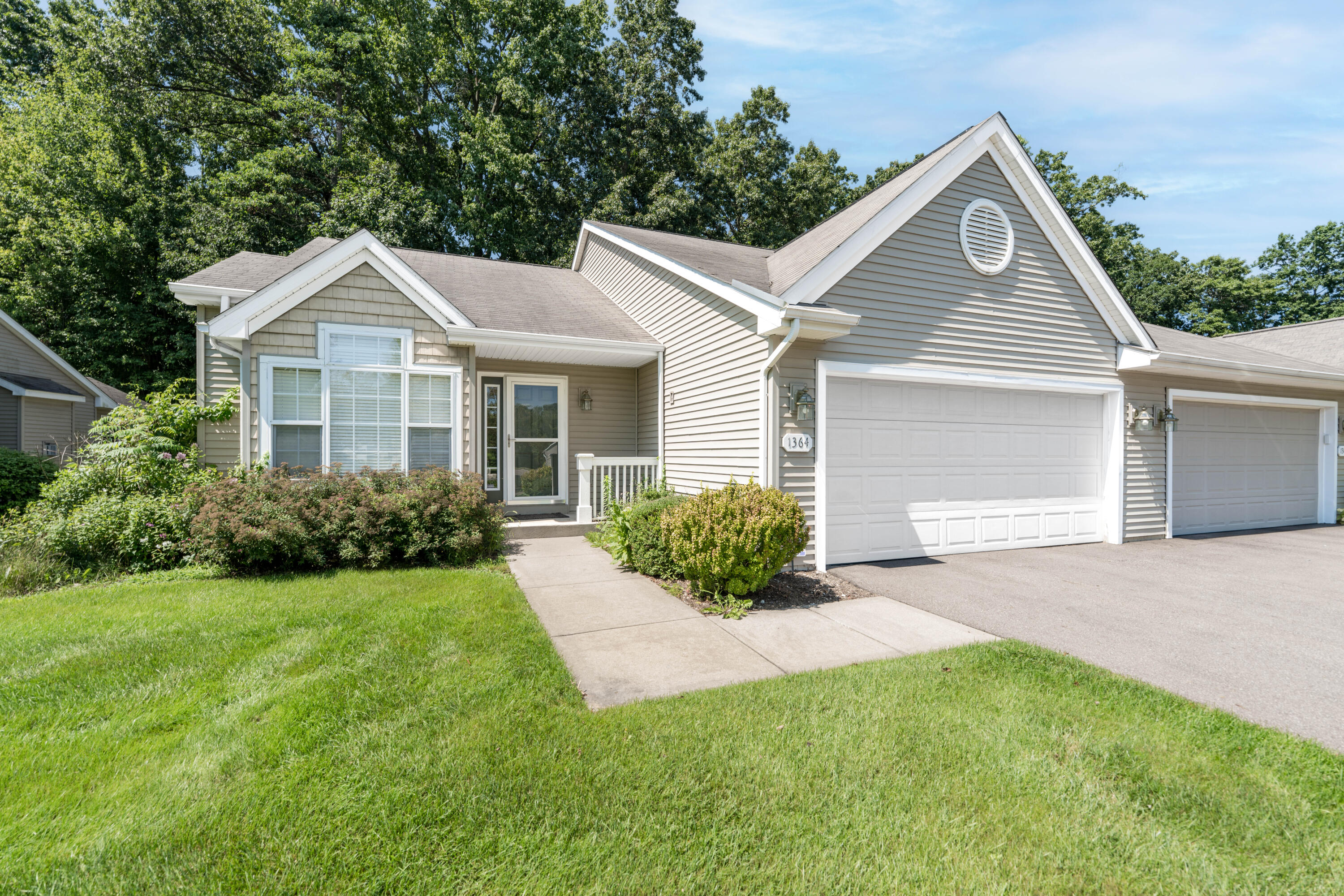 1364 Tanager Lane Property Photo 1