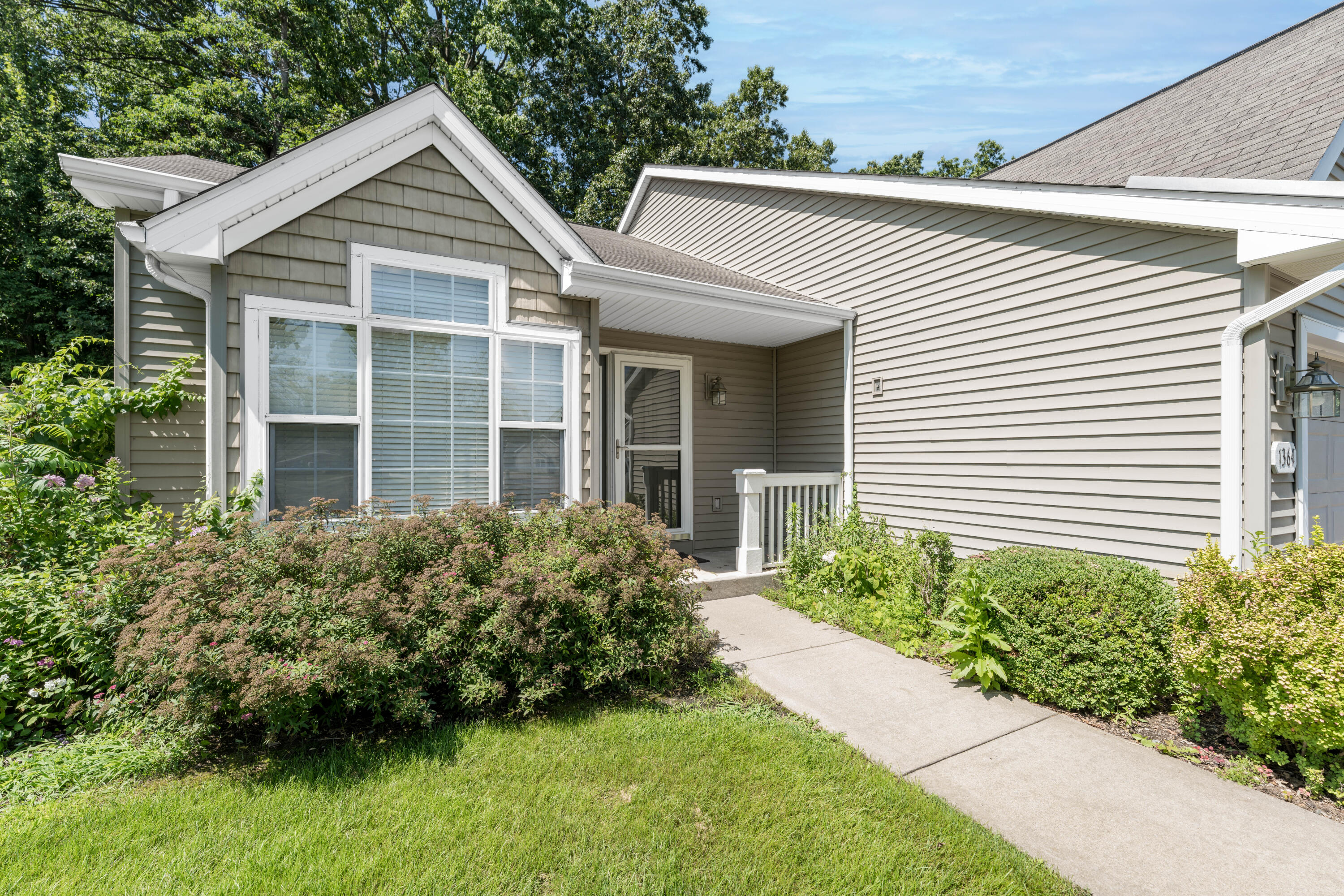 1364 Tanager Lane Property Photo 3