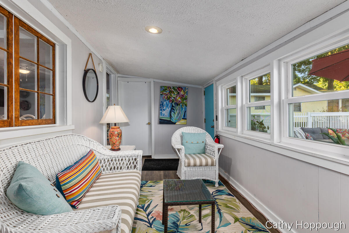 2621 Lansing Street Property Photo 2