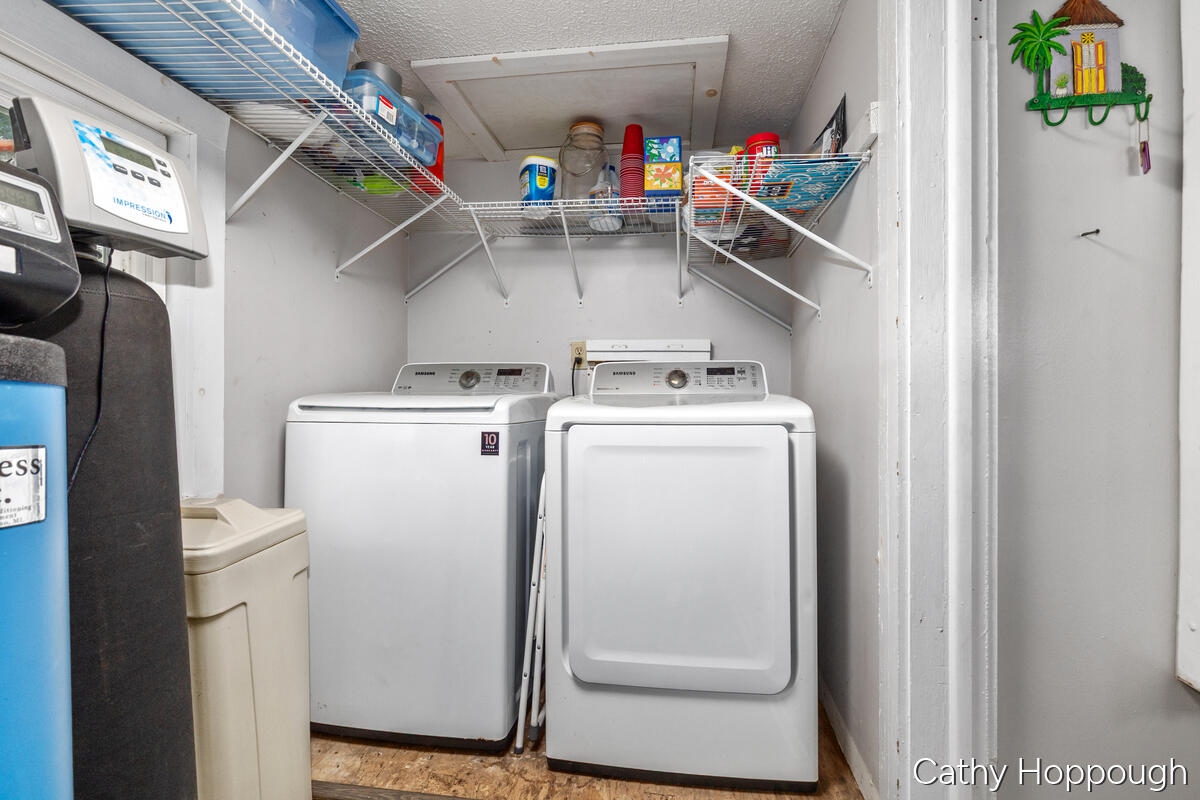2621 Lansing Street Property Photo 17