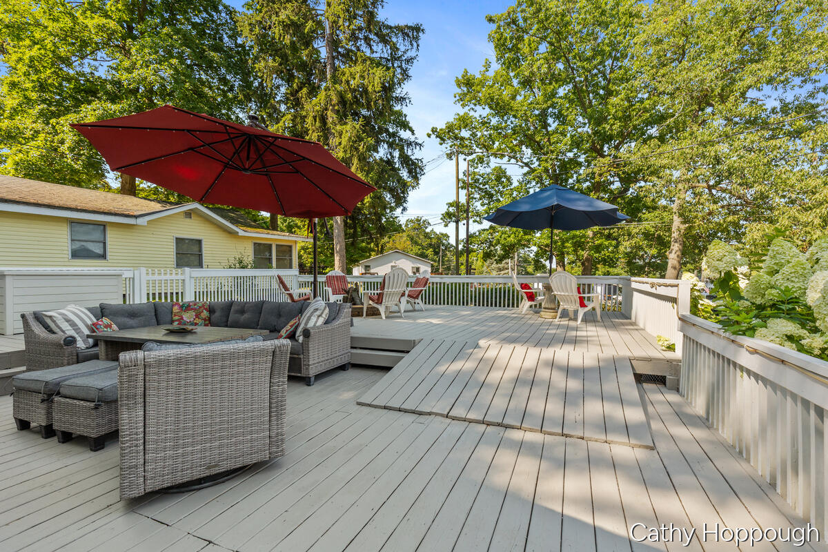 2621 Lansing Street Property Photo 18