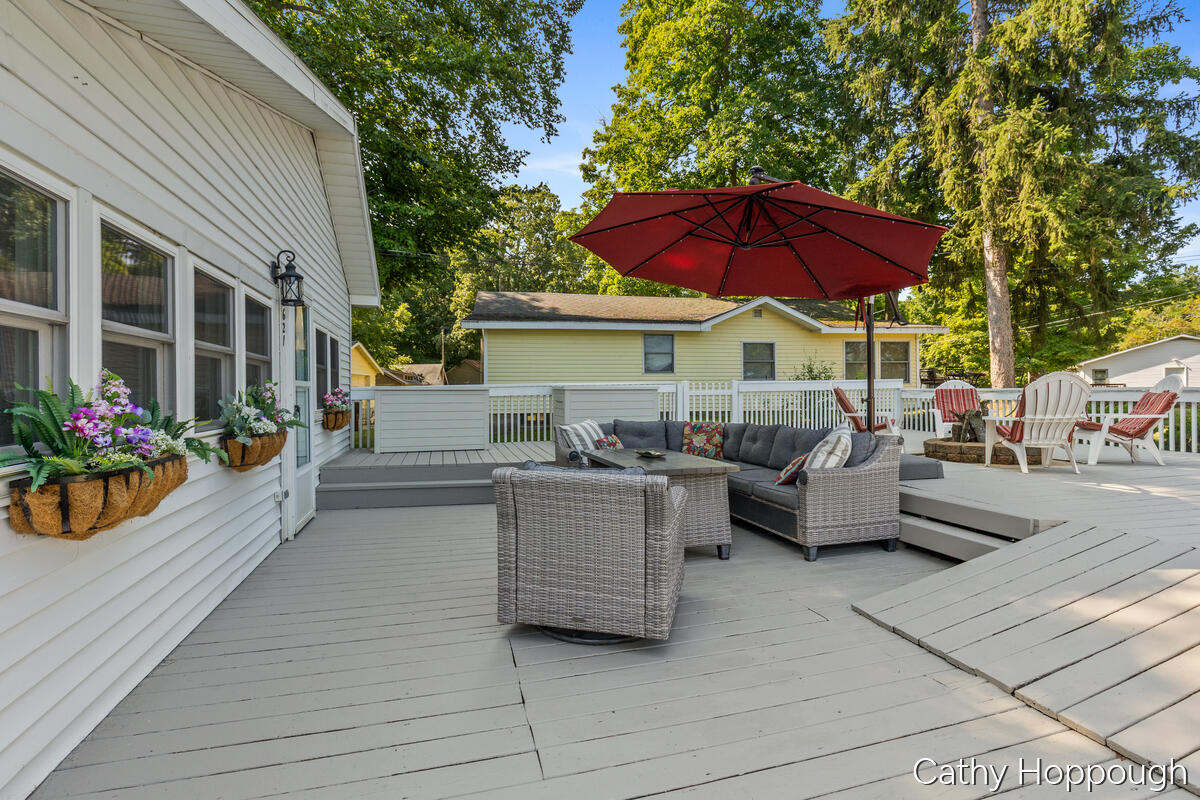 2621 Lansing Street Property Photo 19