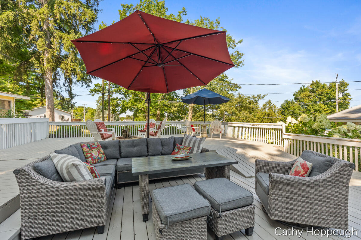 2621 Lansing Street Property Photo 20