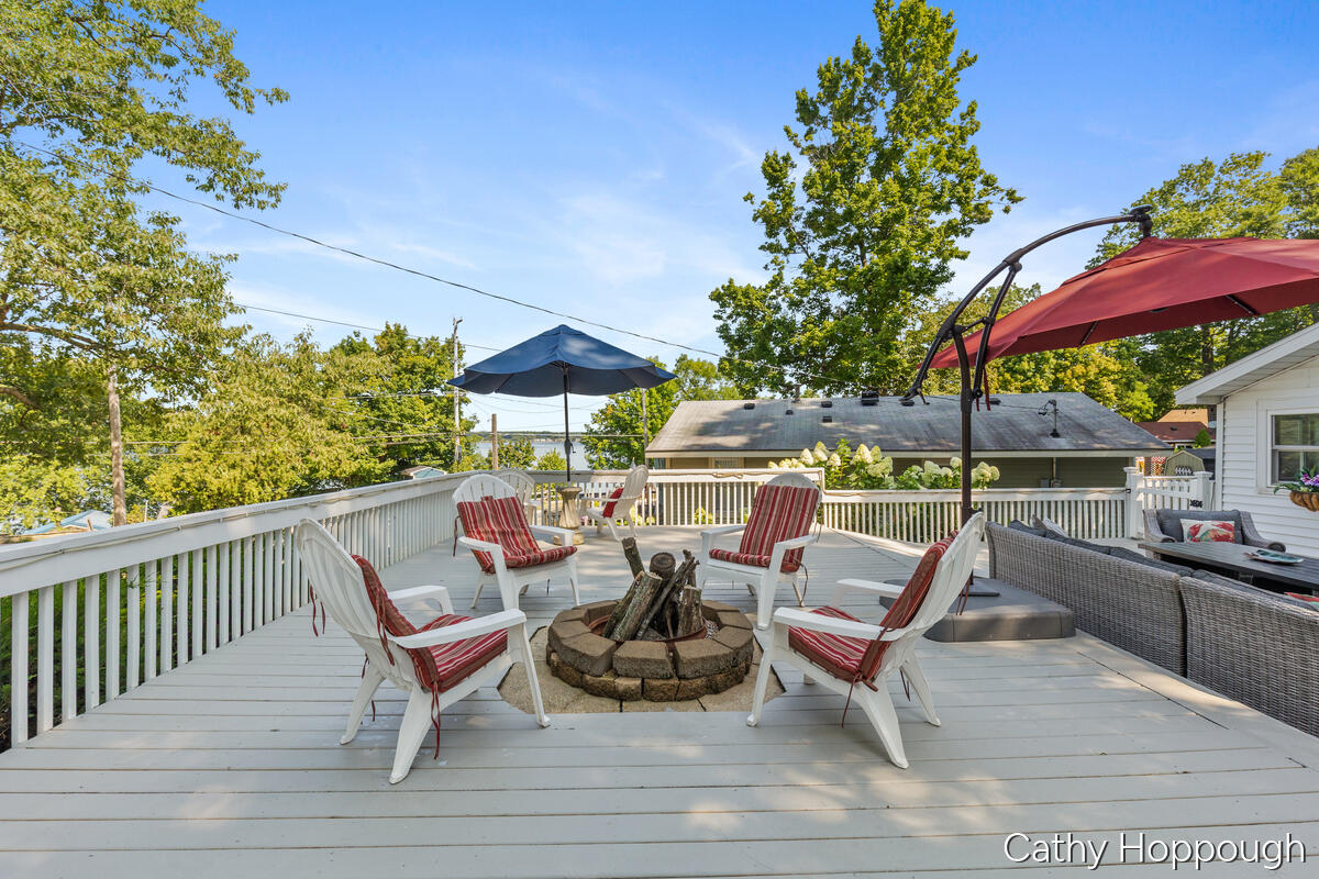 2621 Lansing Street Property Photo 21