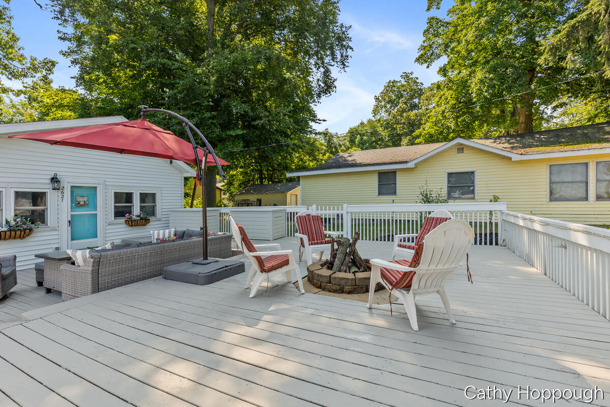 2621 Lansing Street Property Photo 22