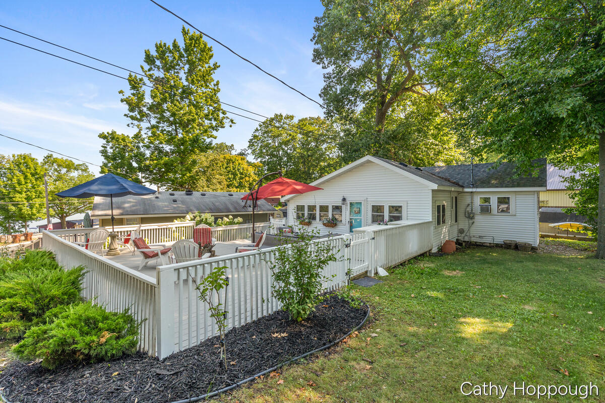 2621 Lansing Street Property Photo 24