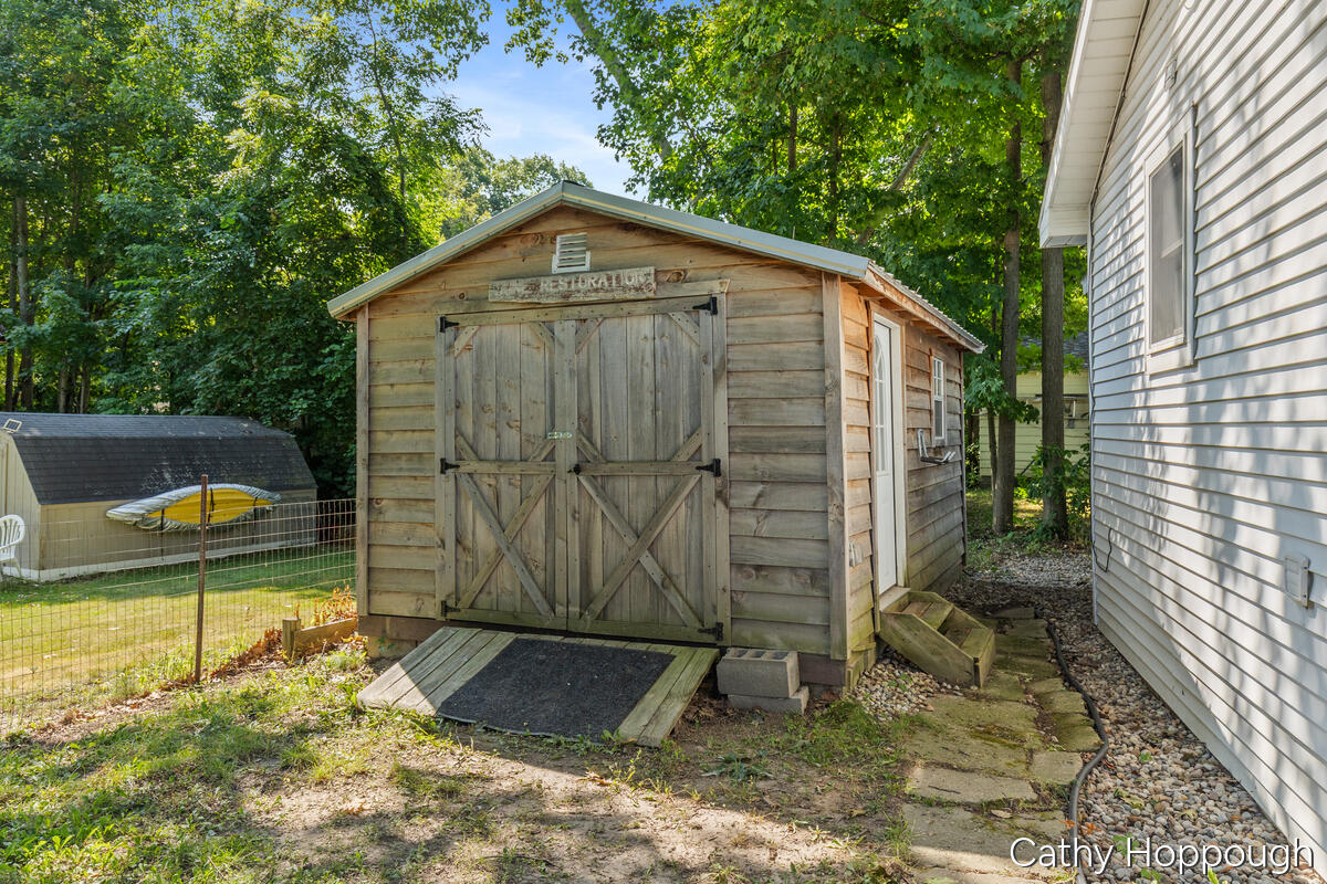 2621 Lansing Street Property Photo 30