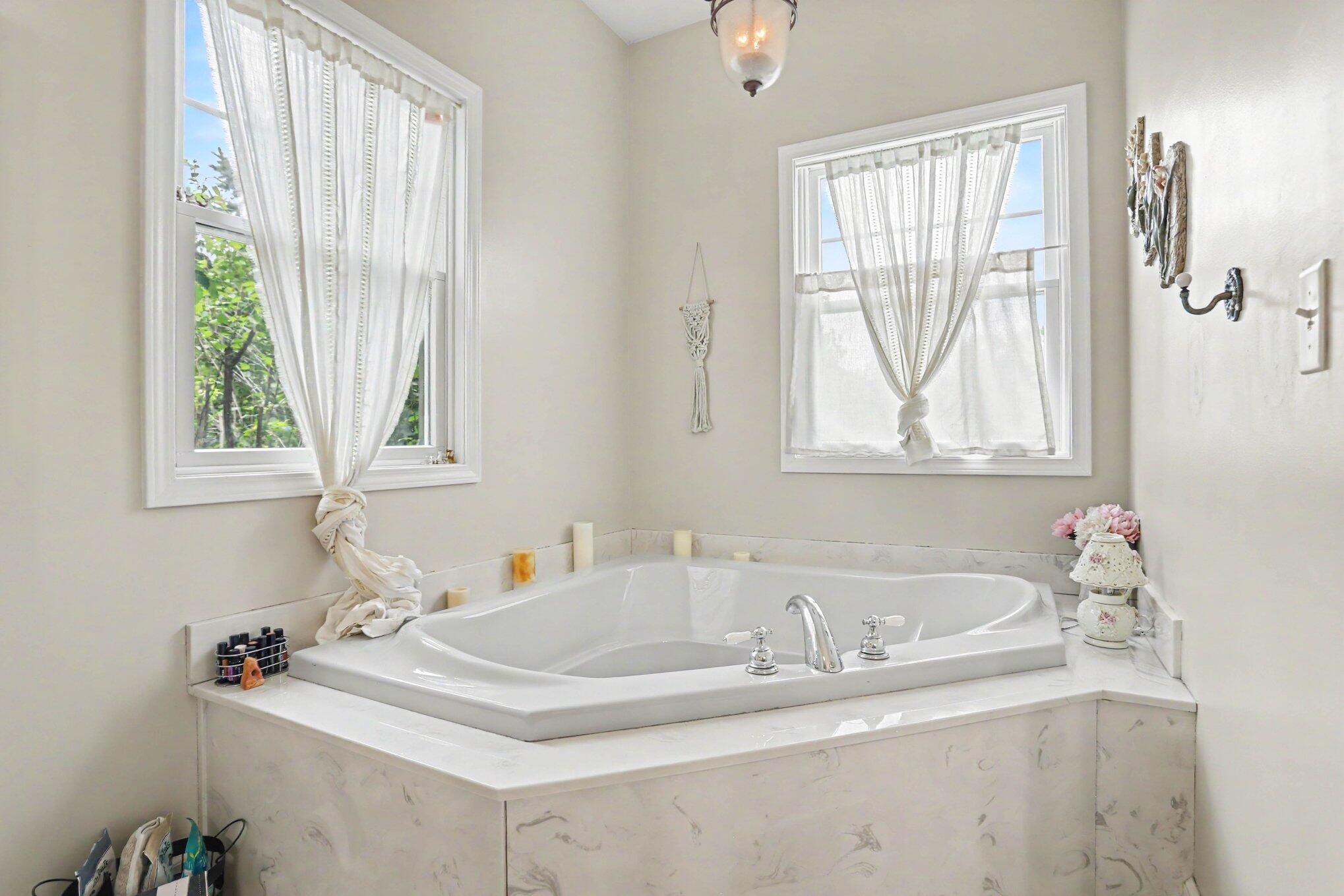 688 Ladyman Road Property Photo 16