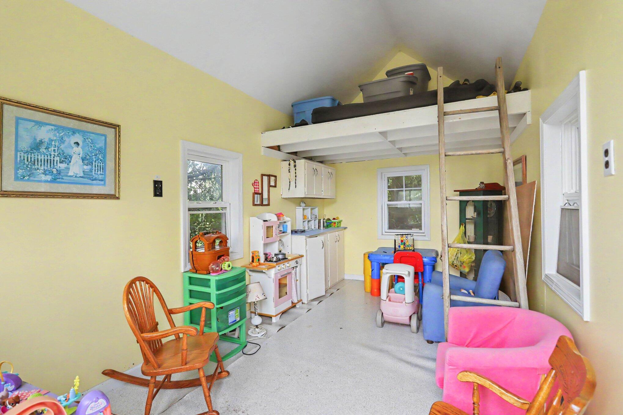 688 Ladyman Road Property Photo 24