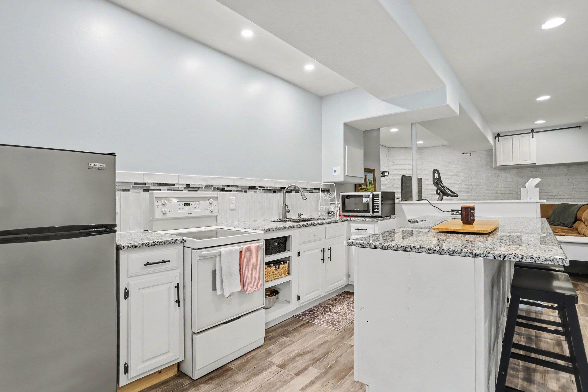 688 Ladyman Road Property Photo 36