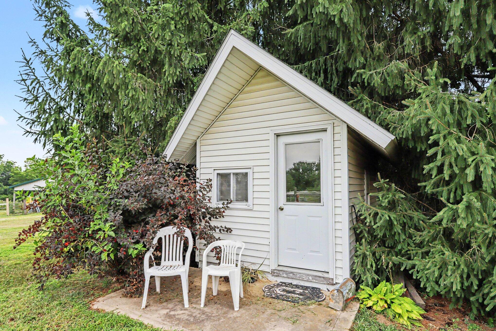 688 Ladyman Road Property Photo 41