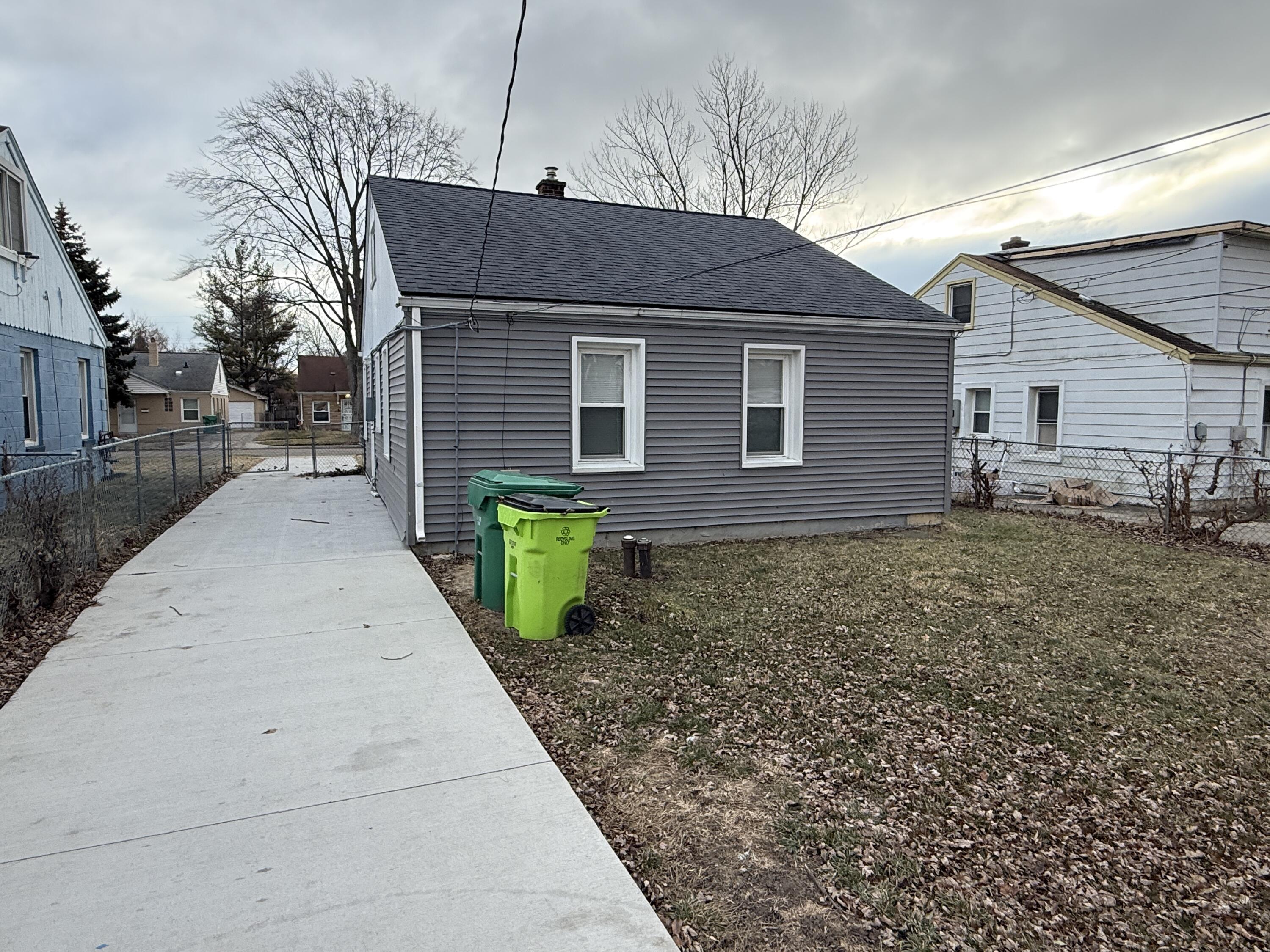 22765 Rosalind Avenue Property Photo 2