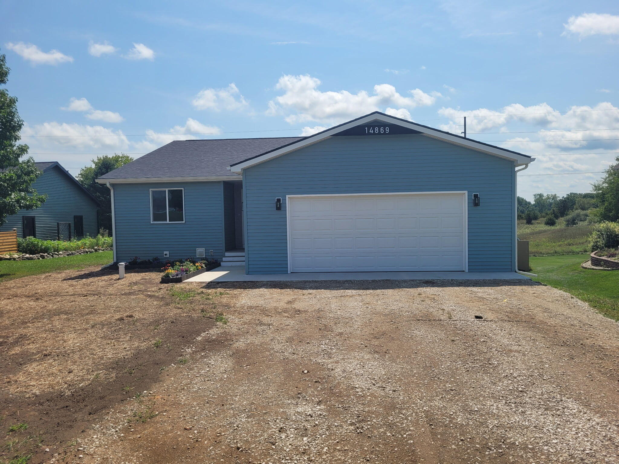 14869 Hilltop Drive Property Photo 1
