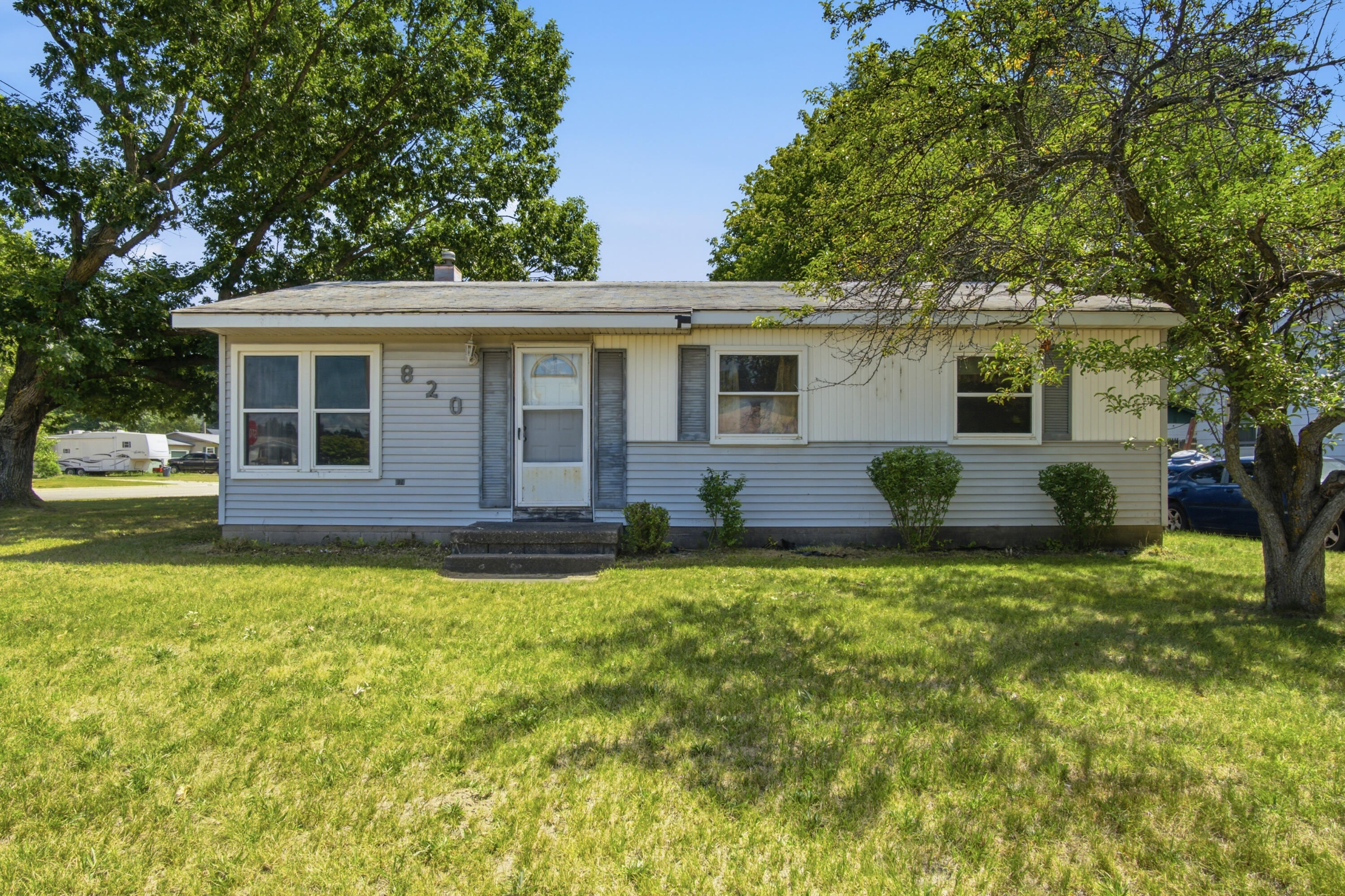 820 Loudon Street Property Photo 1