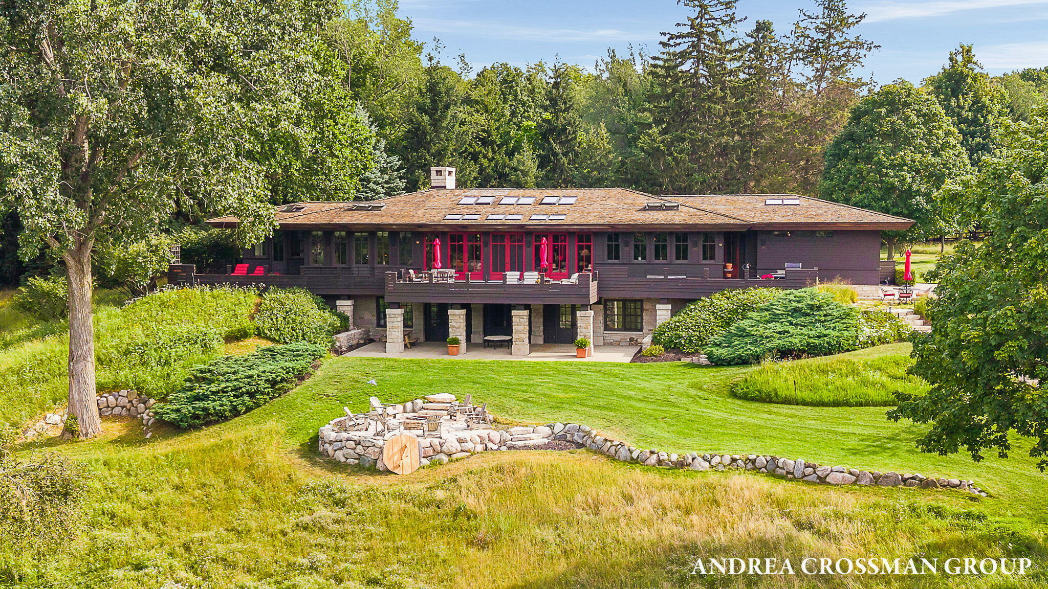 2048 Lakeshore Drive Property Photo 1
