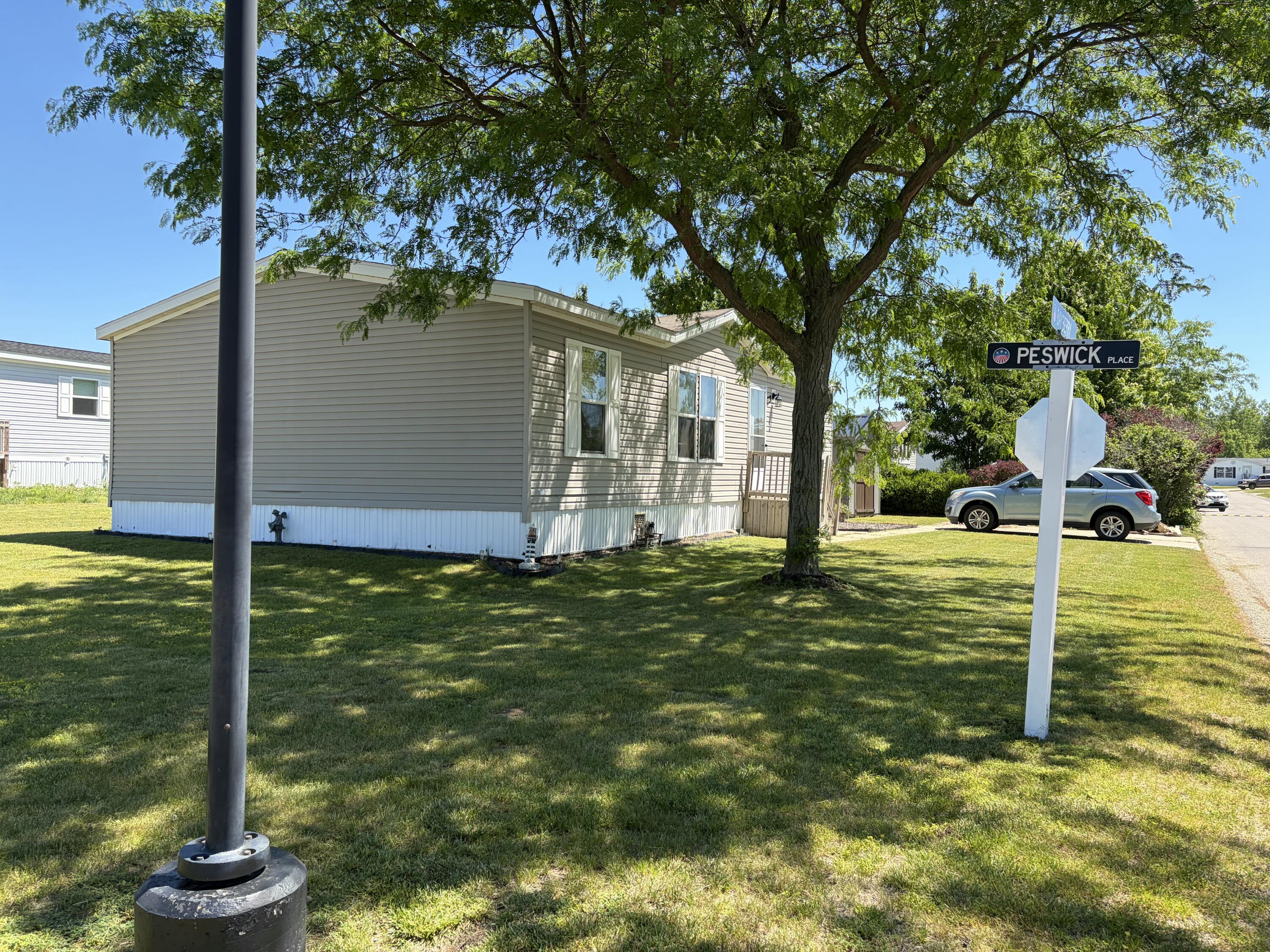 360 E Tuttle Road 212 Property Photo 3