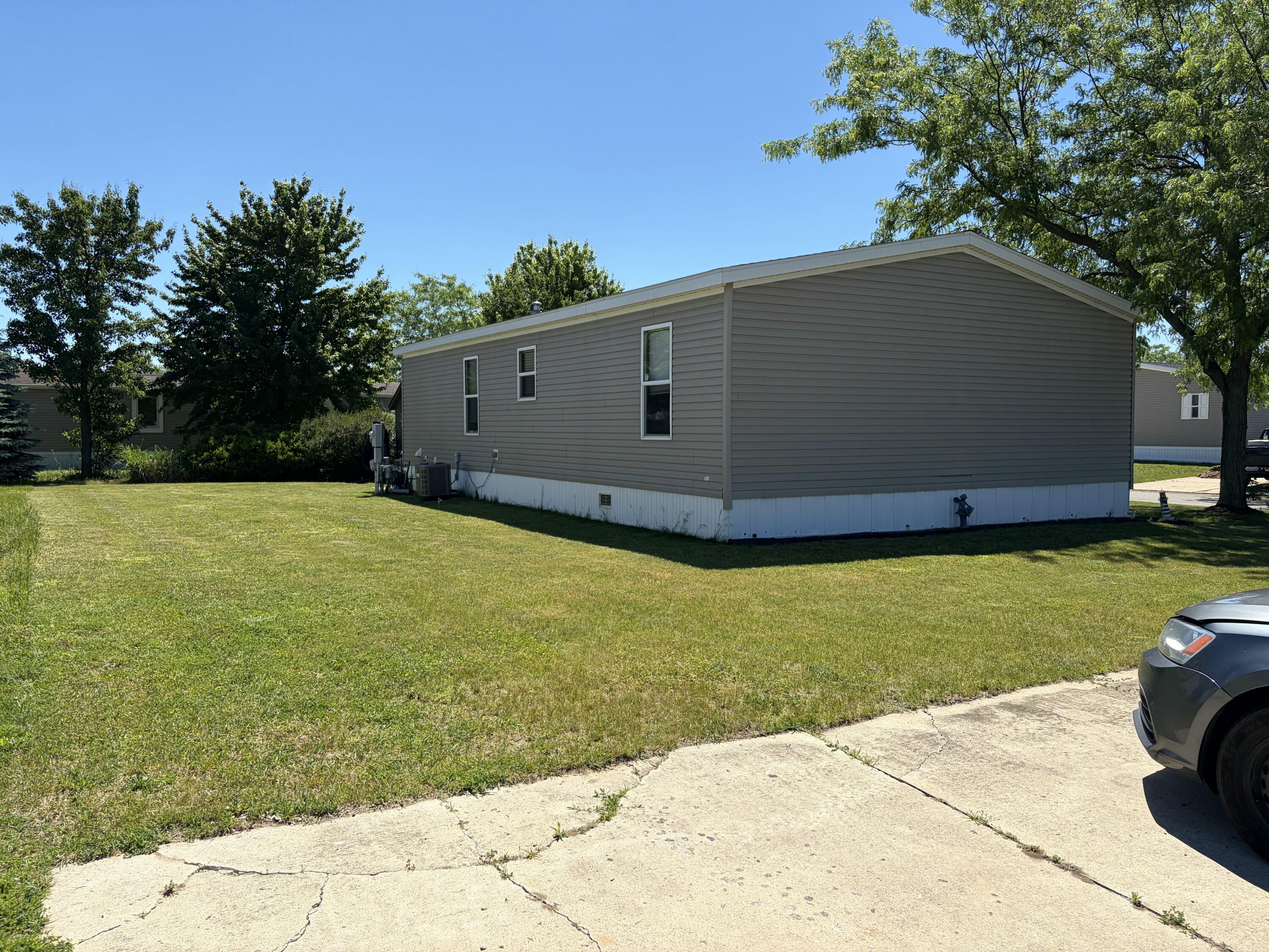 360 E Tuttle Road 212 Property Photo 4