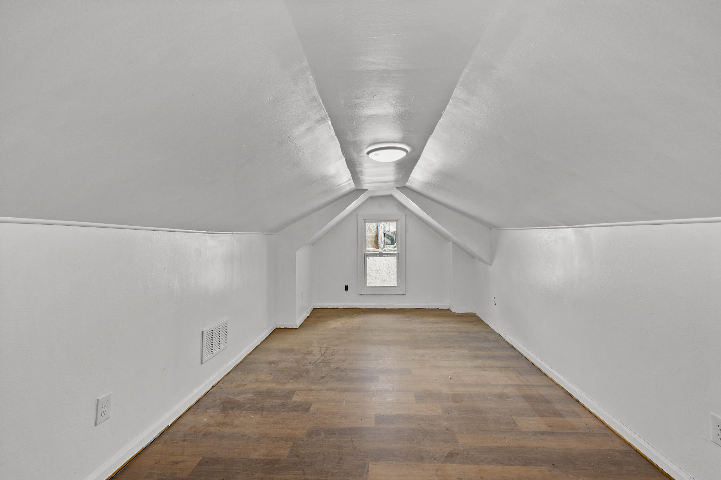 80 Louise Street Property Photo 23