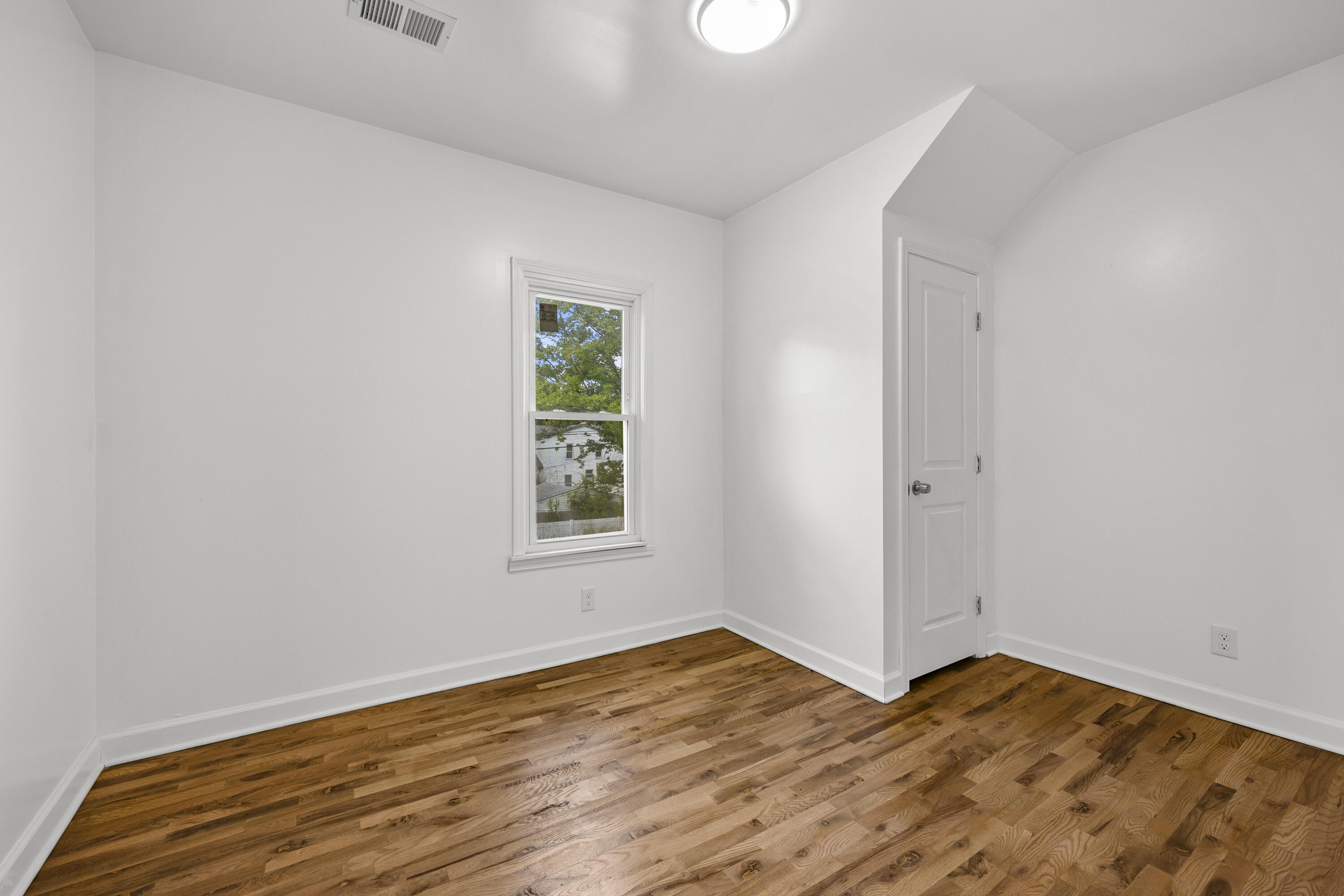 80 Louise Street Property Photo 24