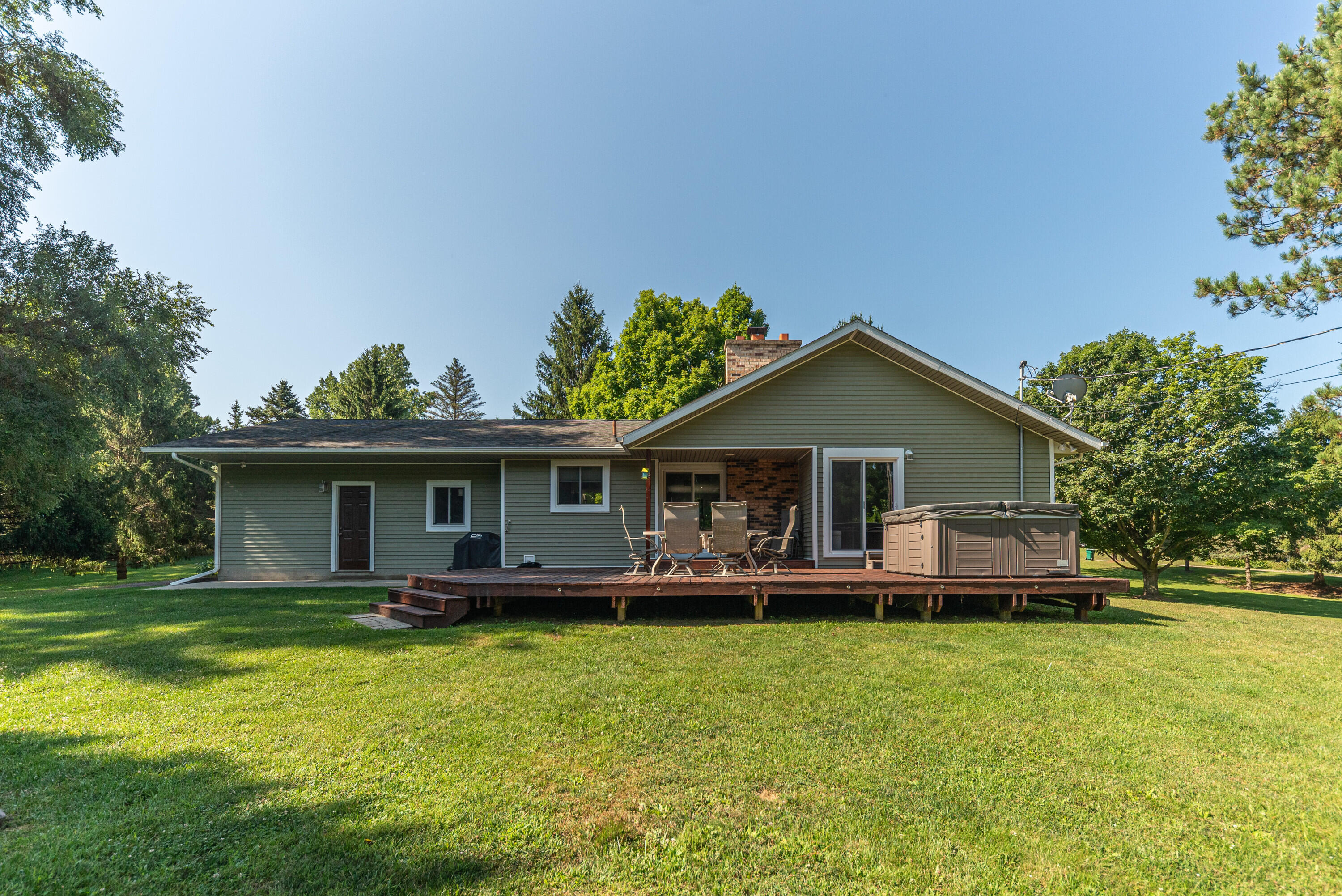 4950 Westwind Drive Property Photo 3