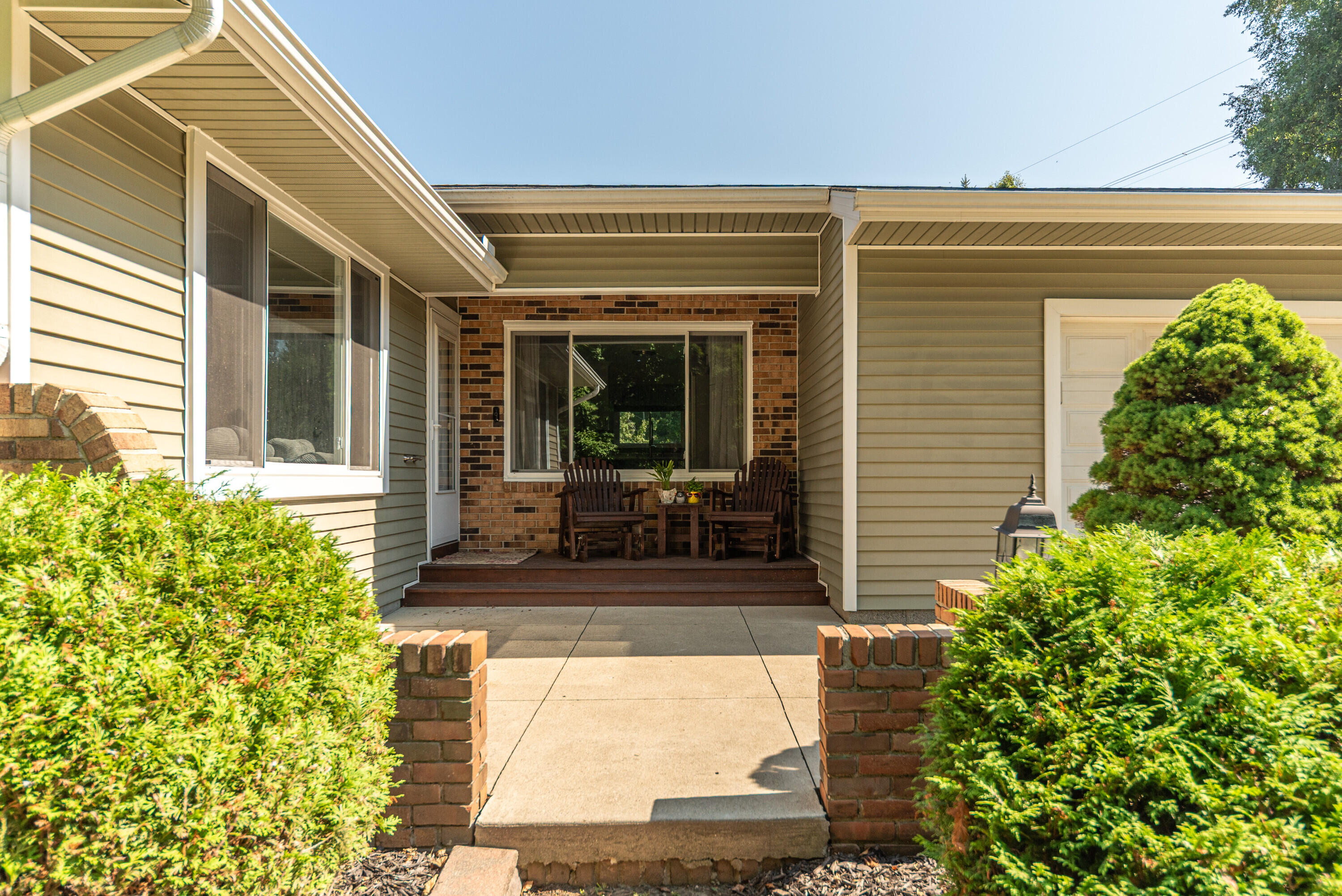 4950 Westwind Drive Property Photo 4