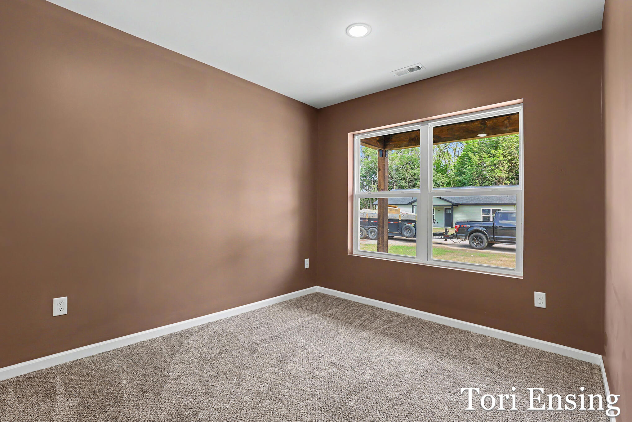 723 N Burgess Street Property Photo 16