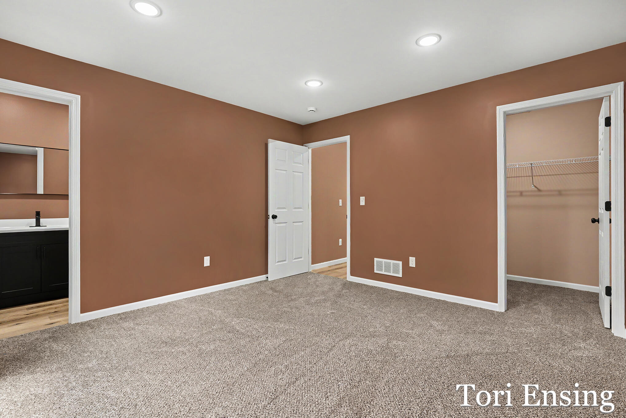 723 N Burgess Street Property Photo 25