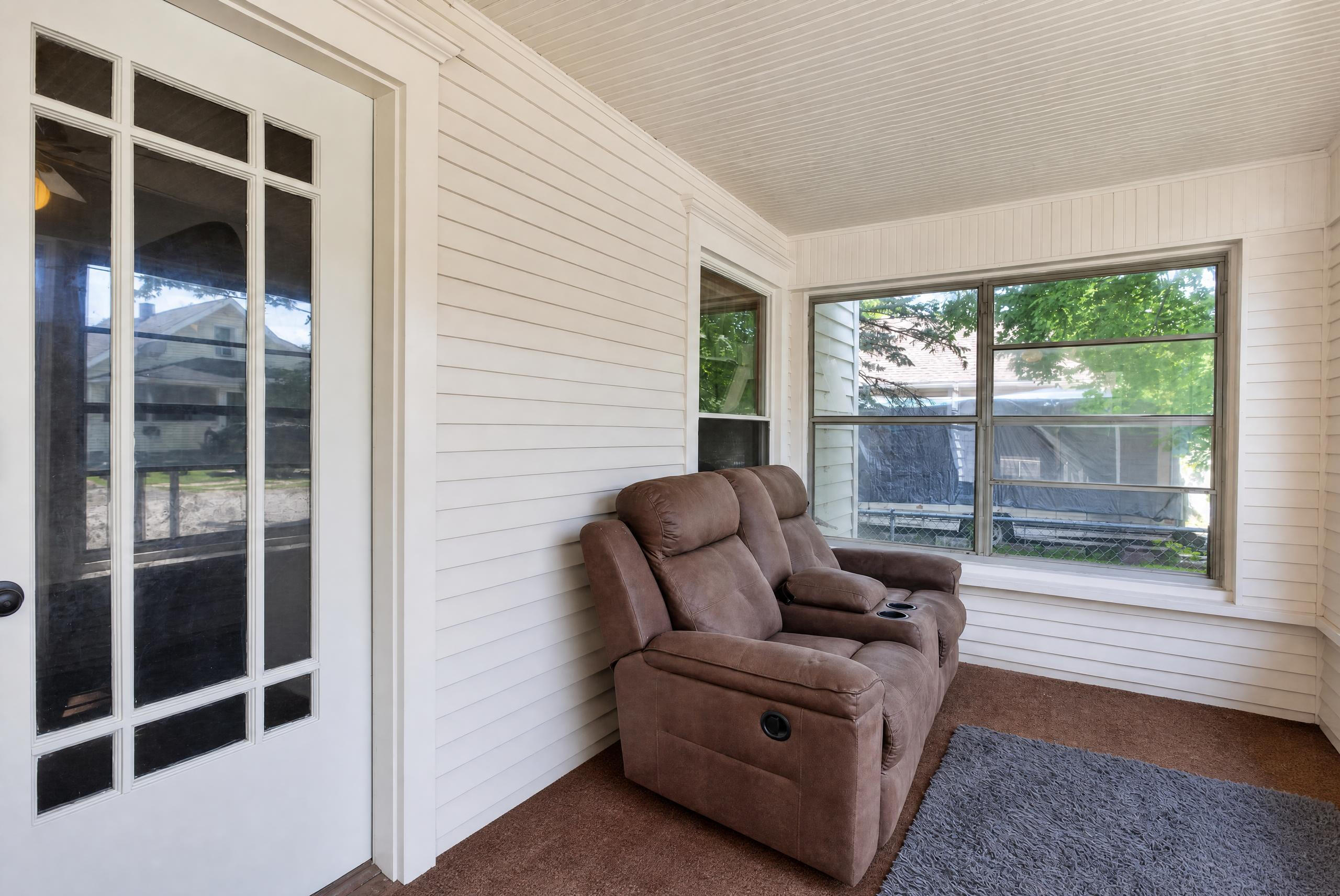 302 Cass Avenue Property Photo 6