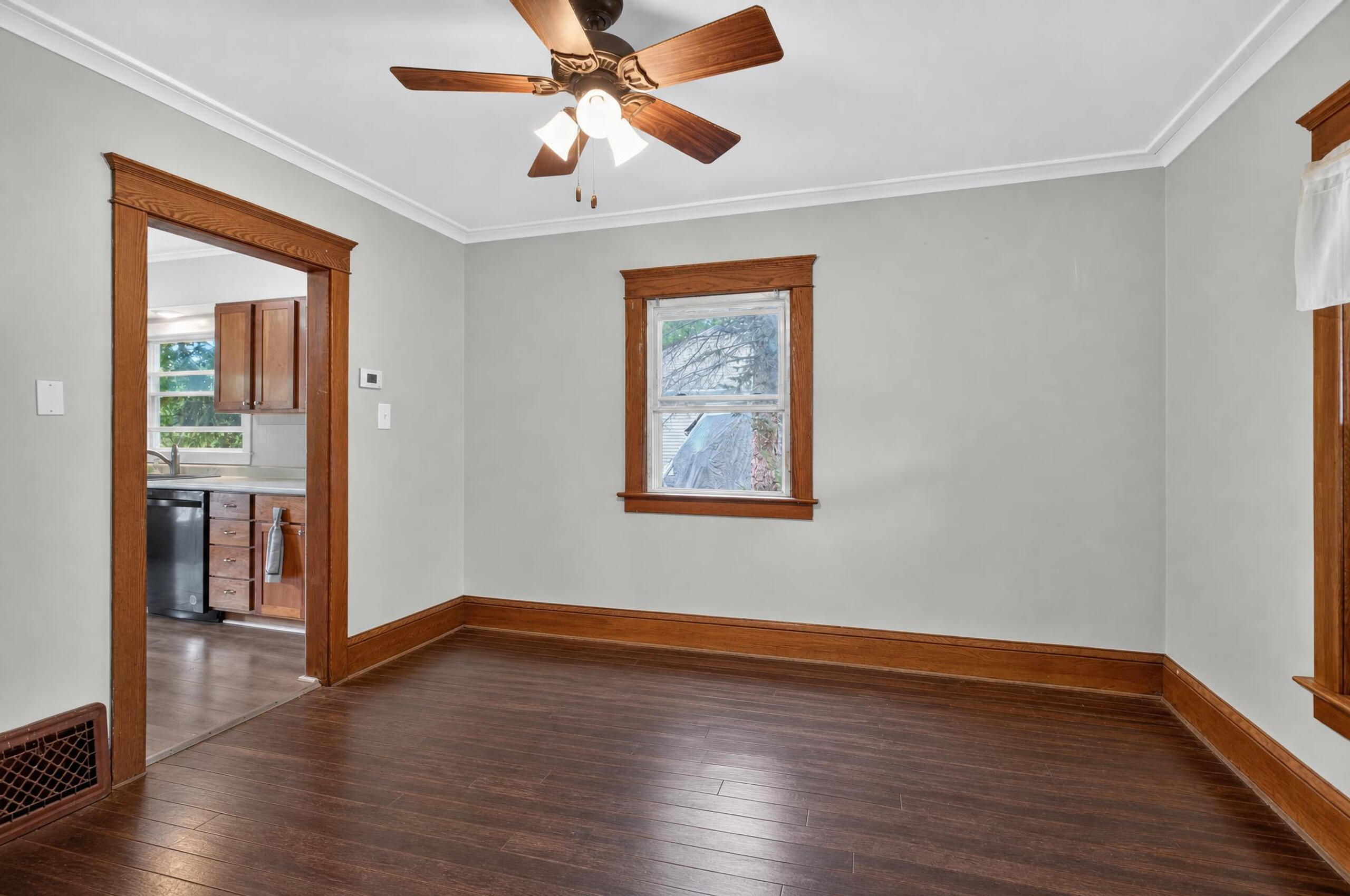 302 Cass Avenue Property Photo 13