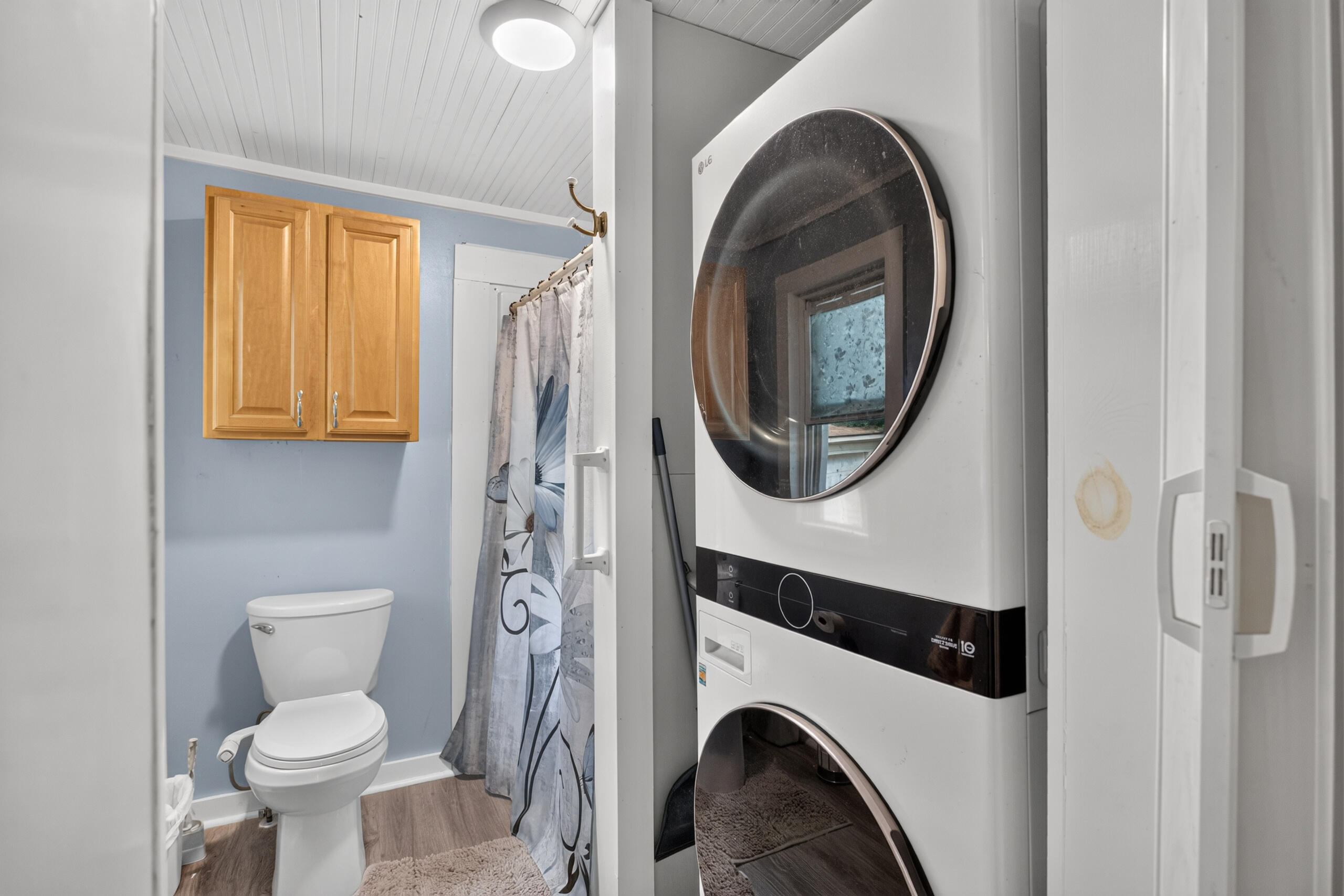 302 Cass Avenue Property Photo 23