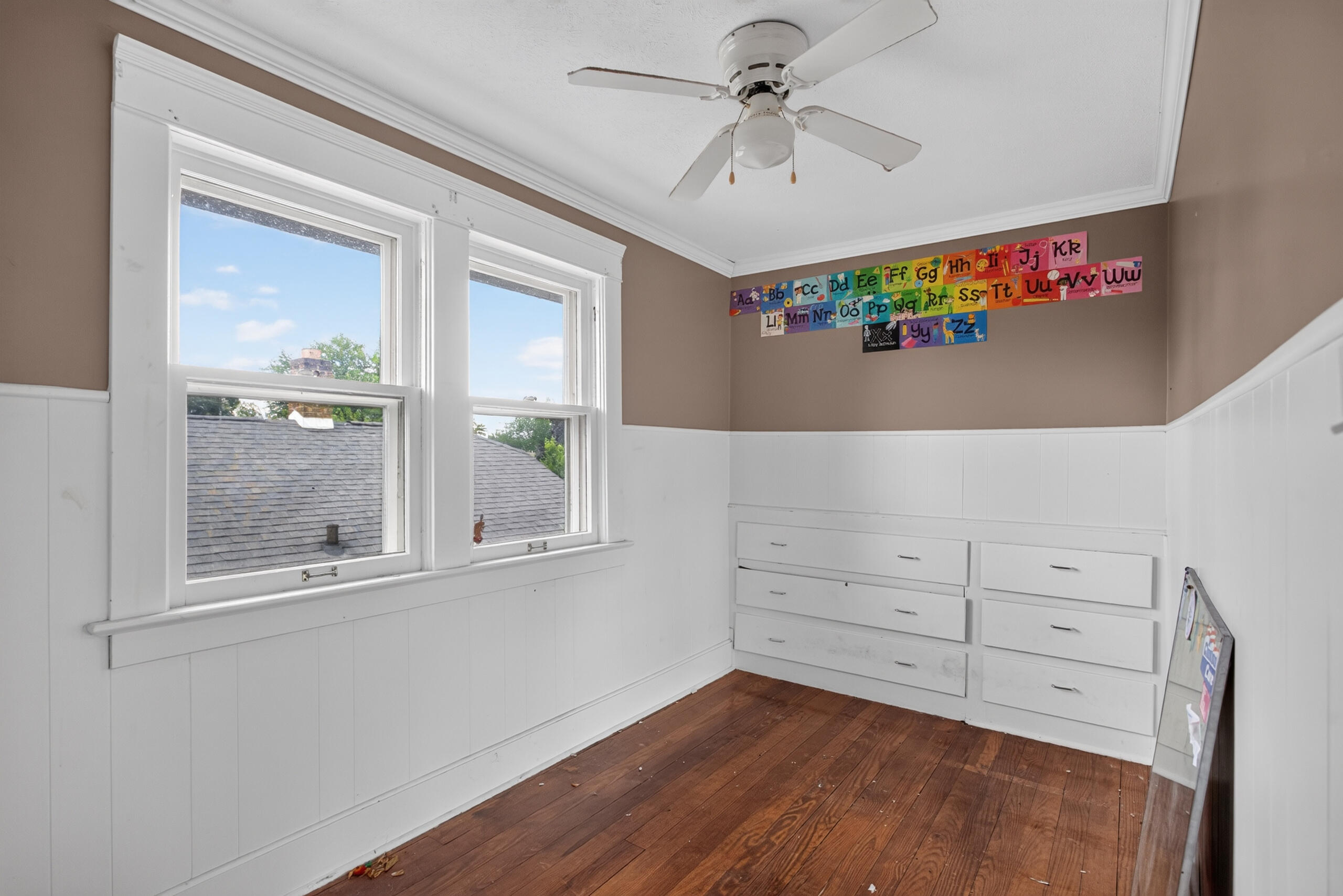 302 Cass Avenue Property Photo 33