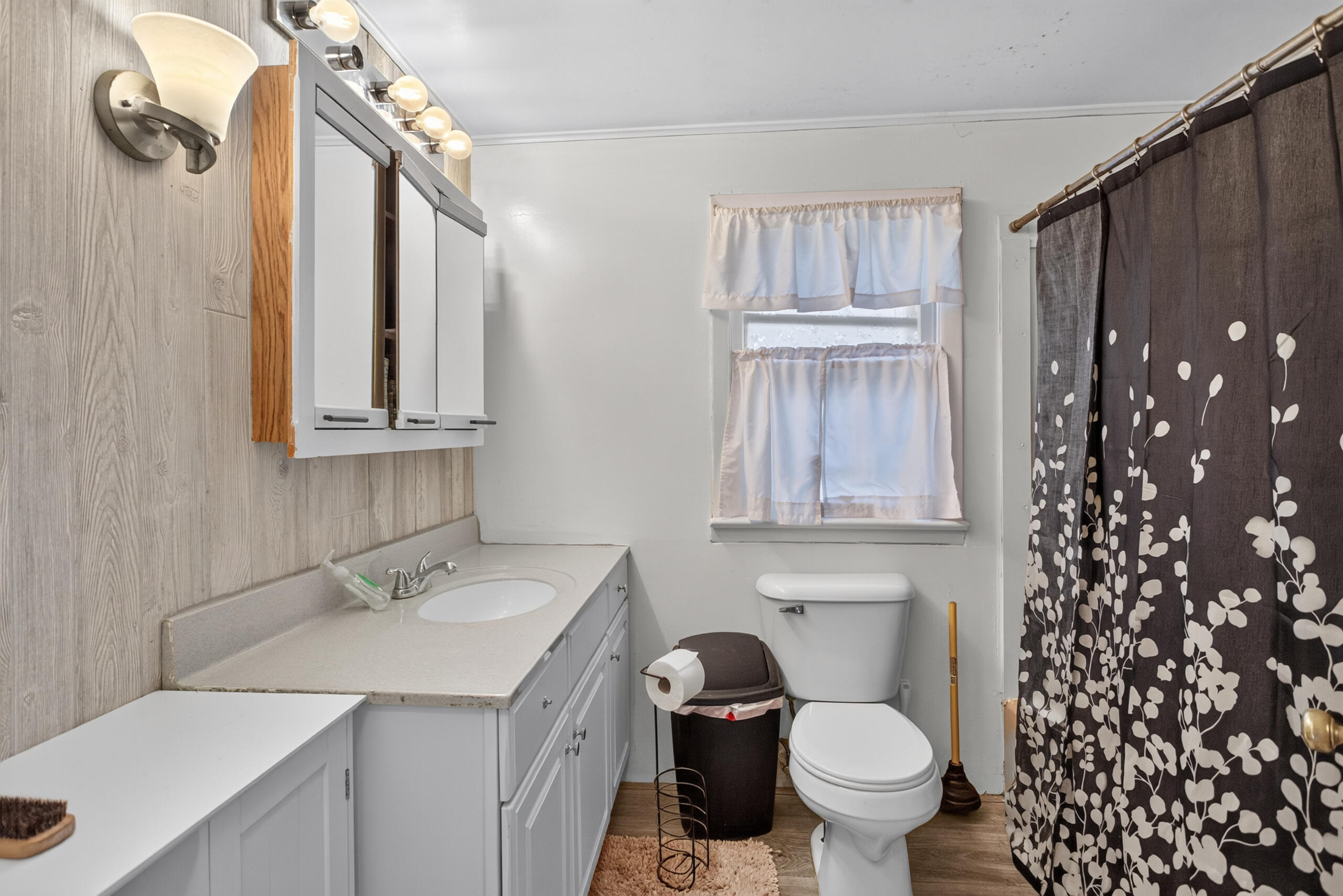 302 Cass Avenue Property Photo 35