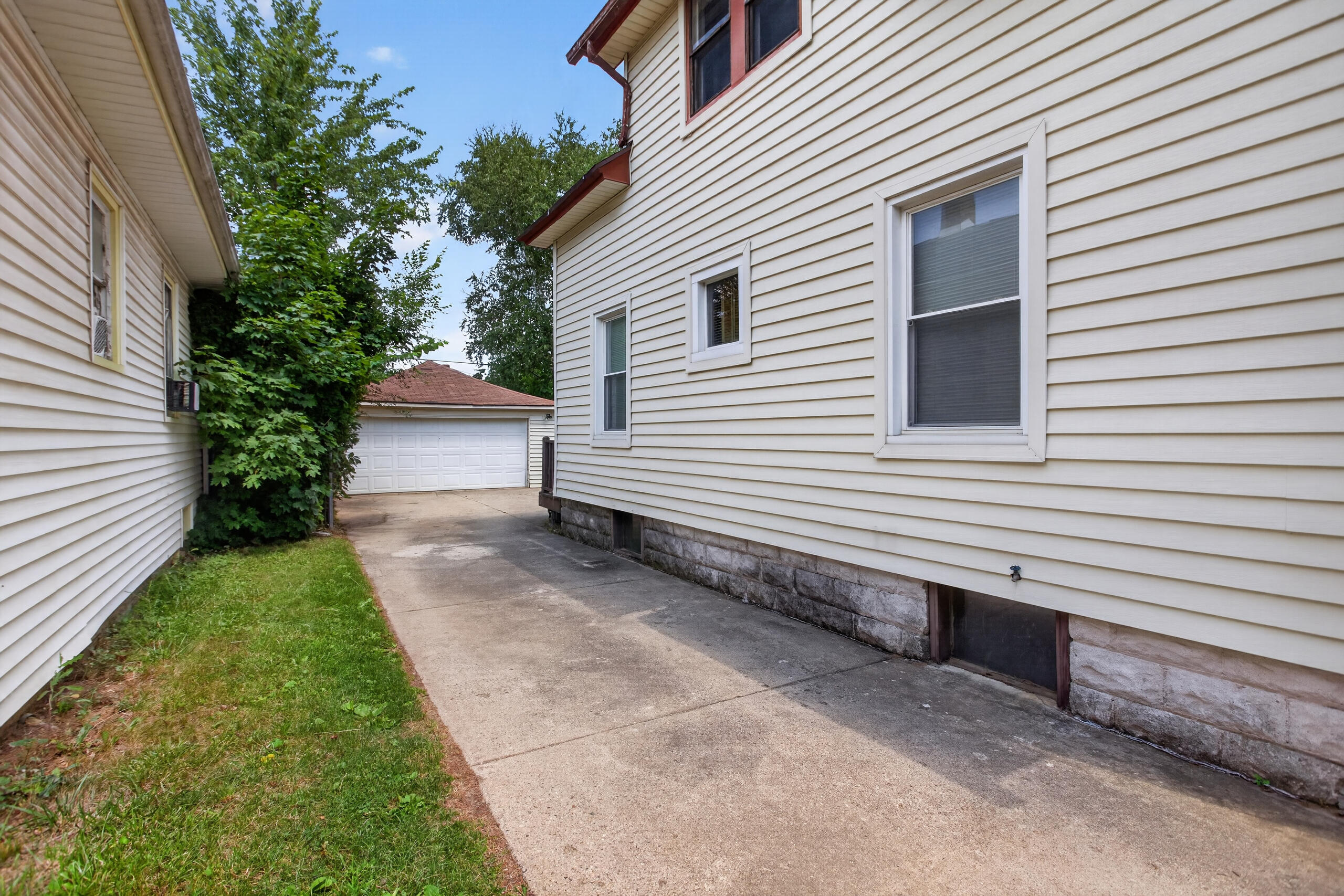302 Cass Avenue Property Photo 37