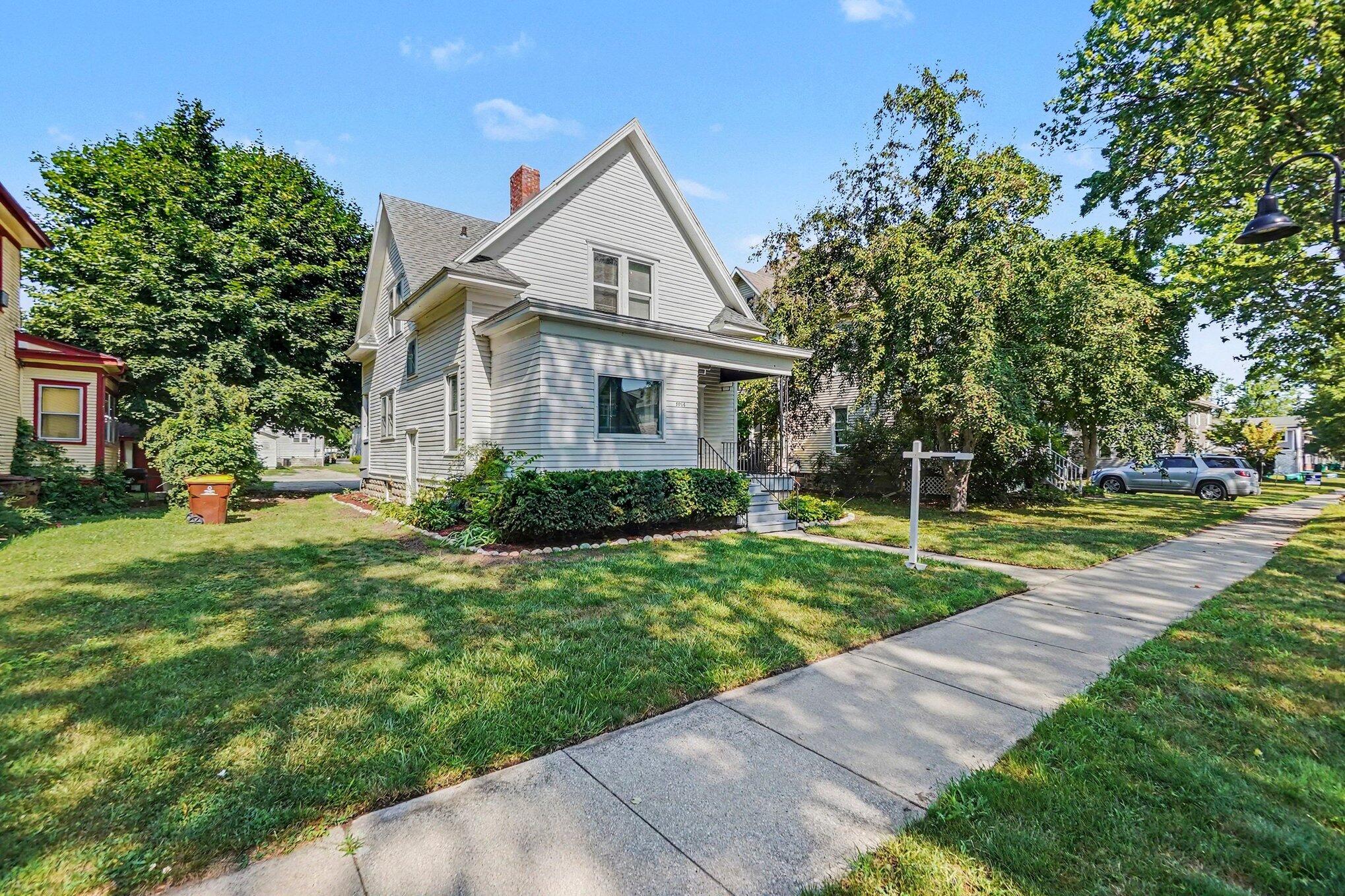 1014 S University Avenue Property Photo 3