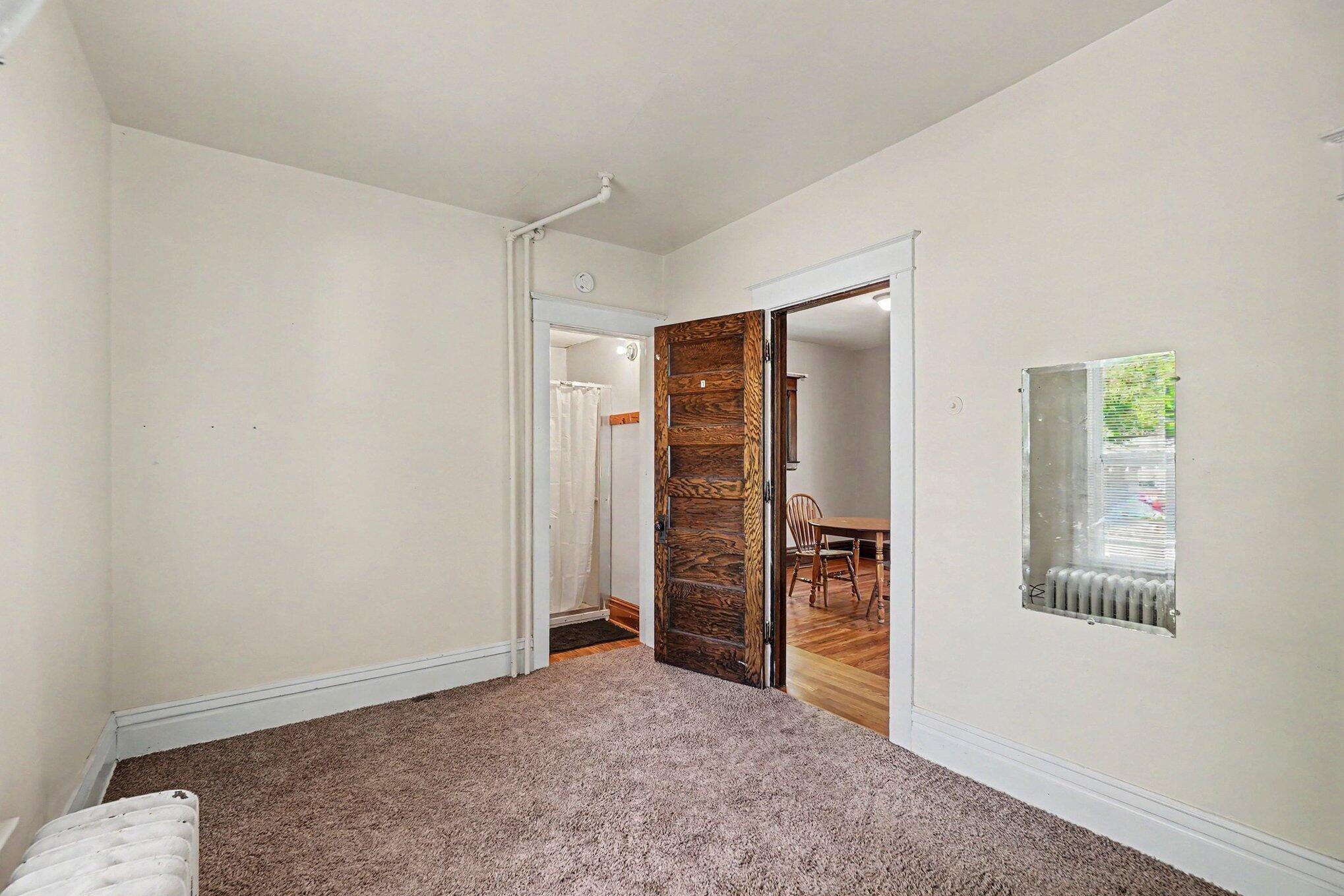 1014 S University Avenue Property Photo 10