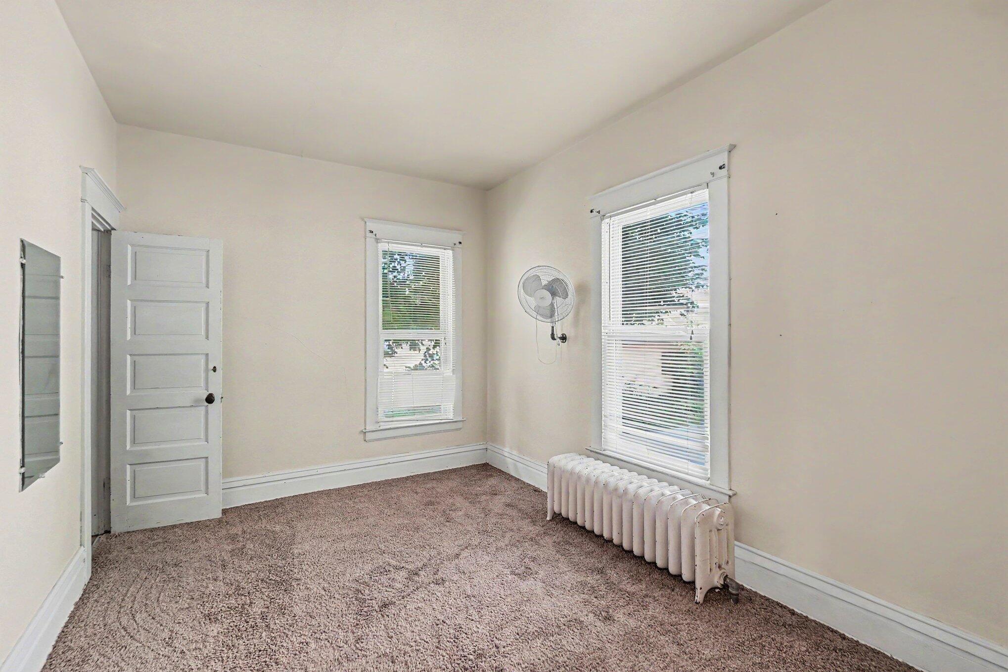 1014 S University Avenue Property Photo 11