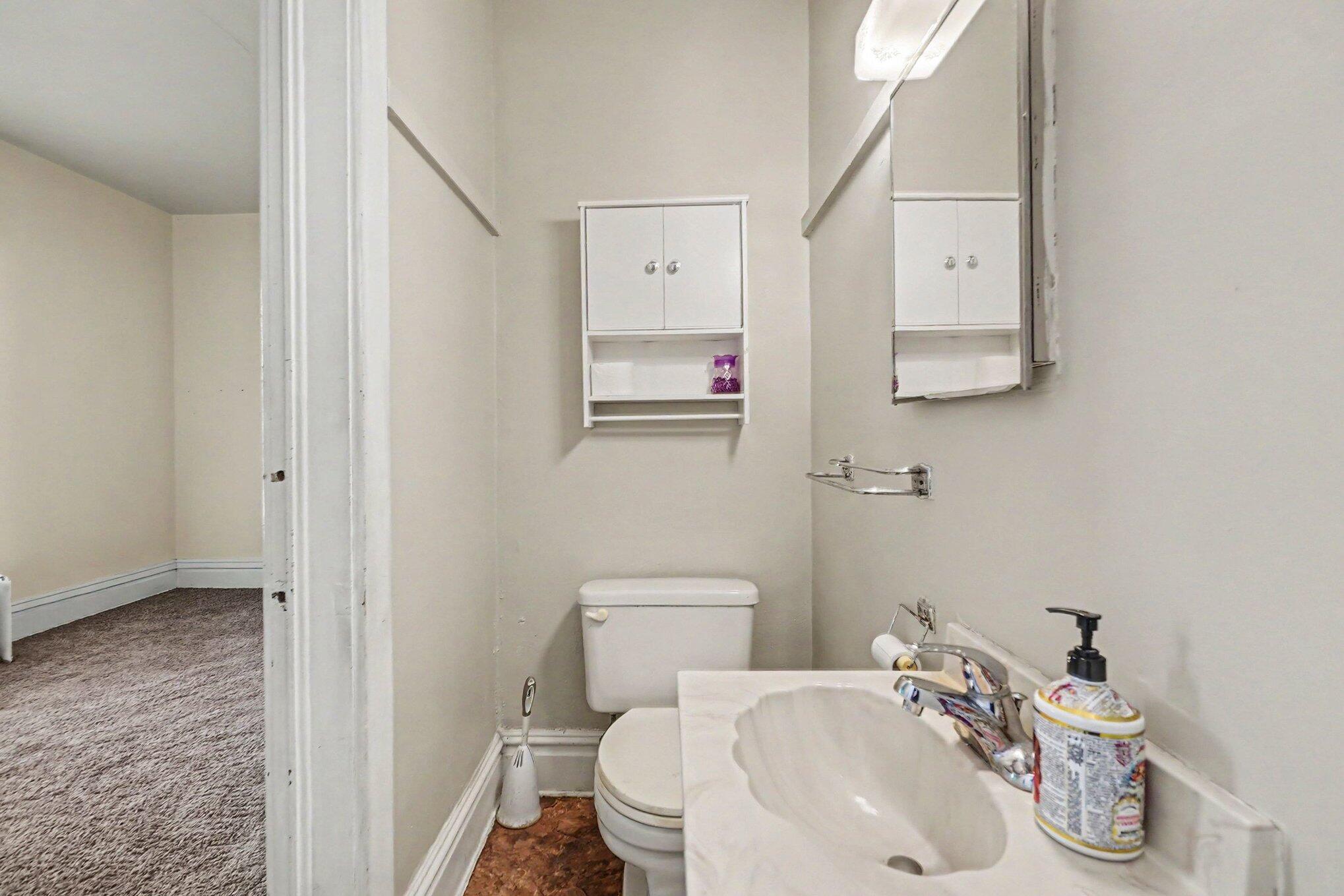 1014 S University Avenue Property Photo 12