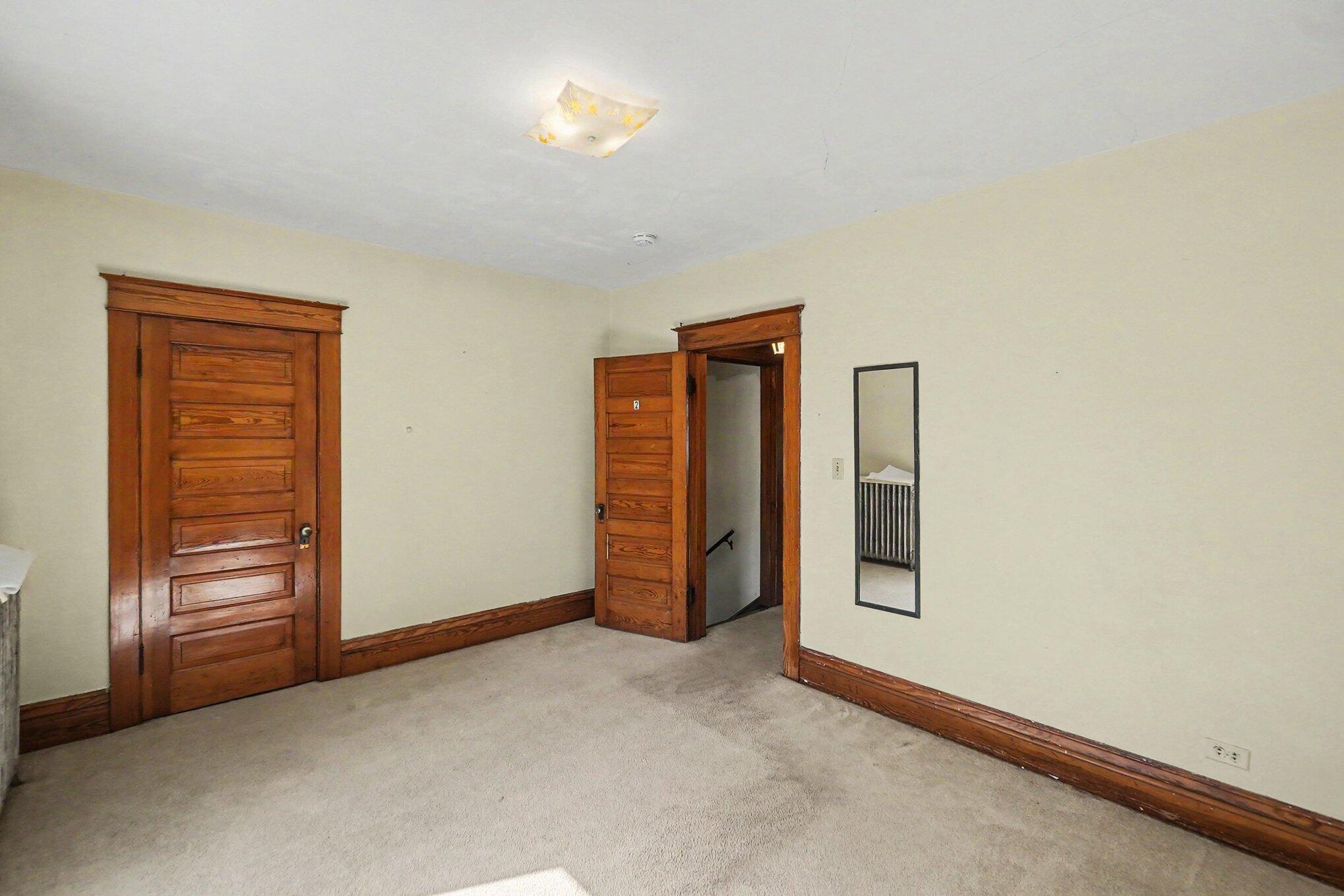 1014 S University Avenue Property Photo 13