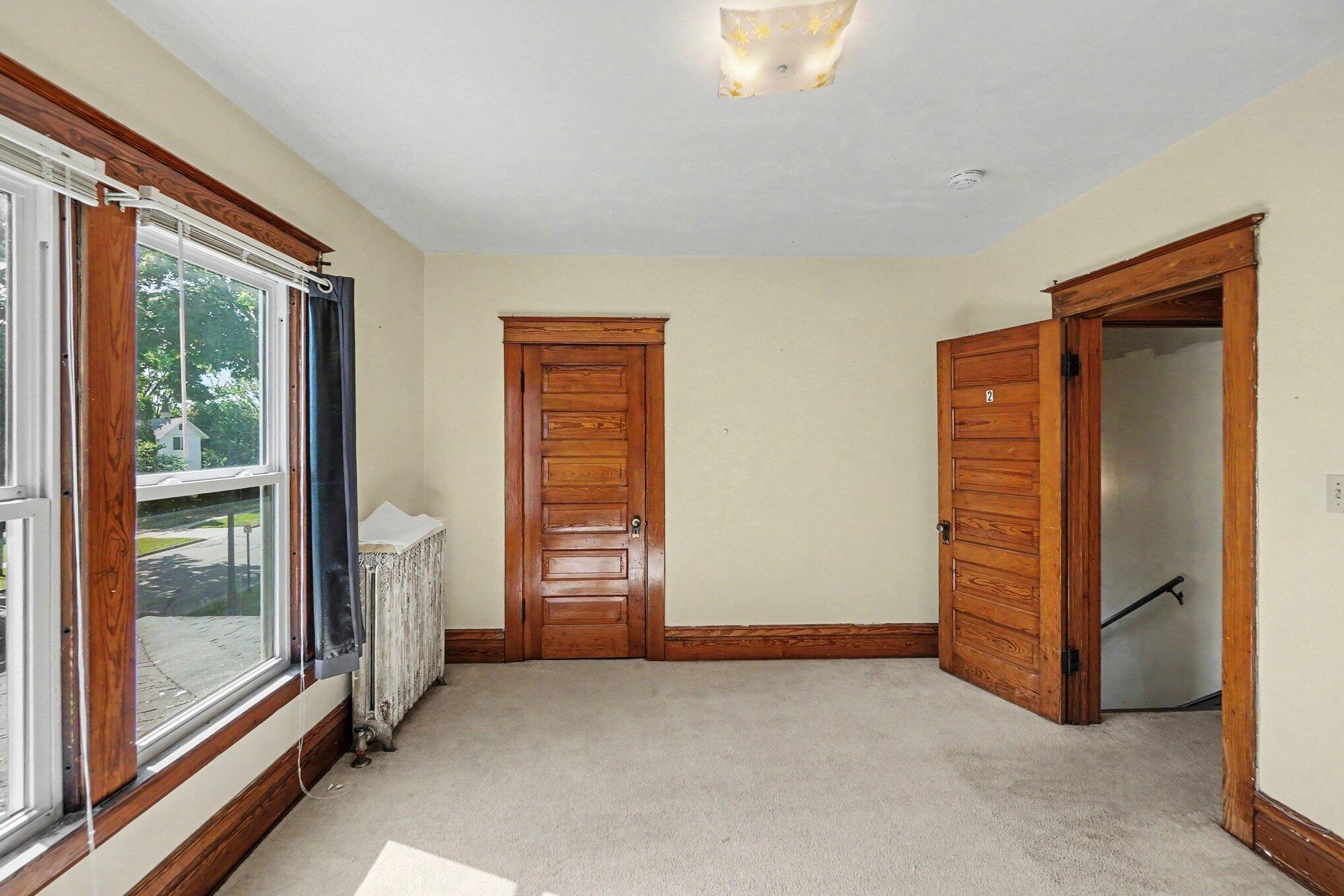 1014 S University Avenue Property Photo 14