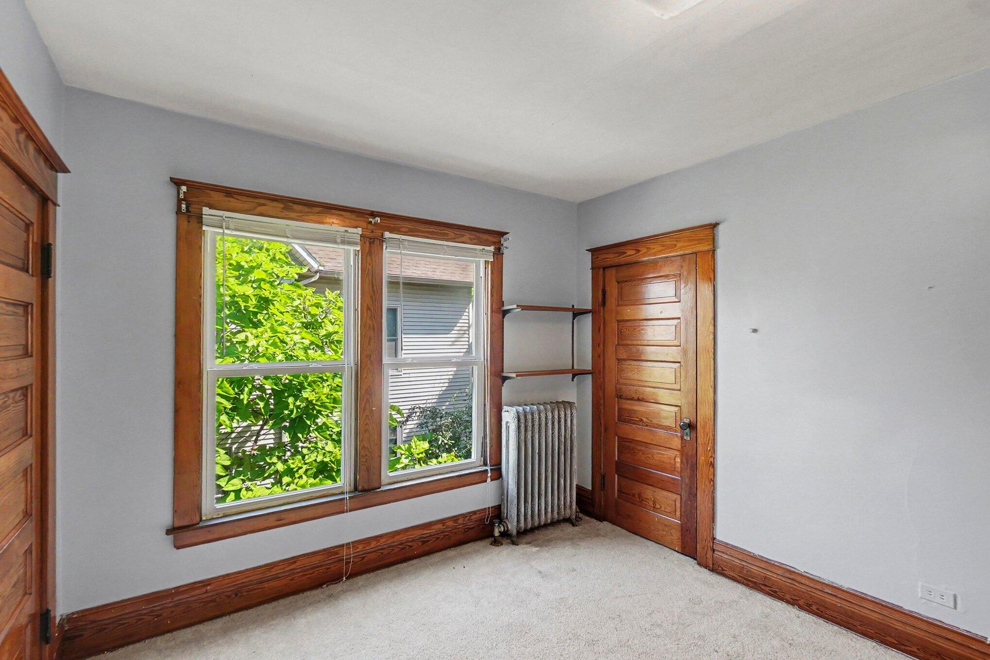 1014 S University Avenue Property Photo 18