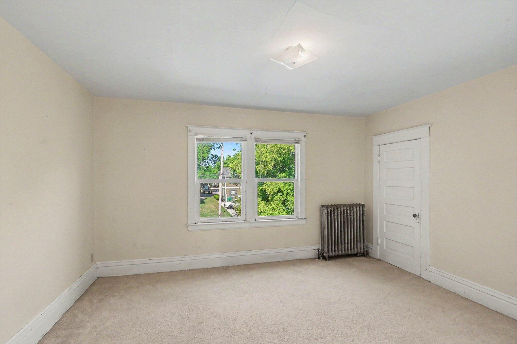 1014 S University Avenue Property Photo 19
